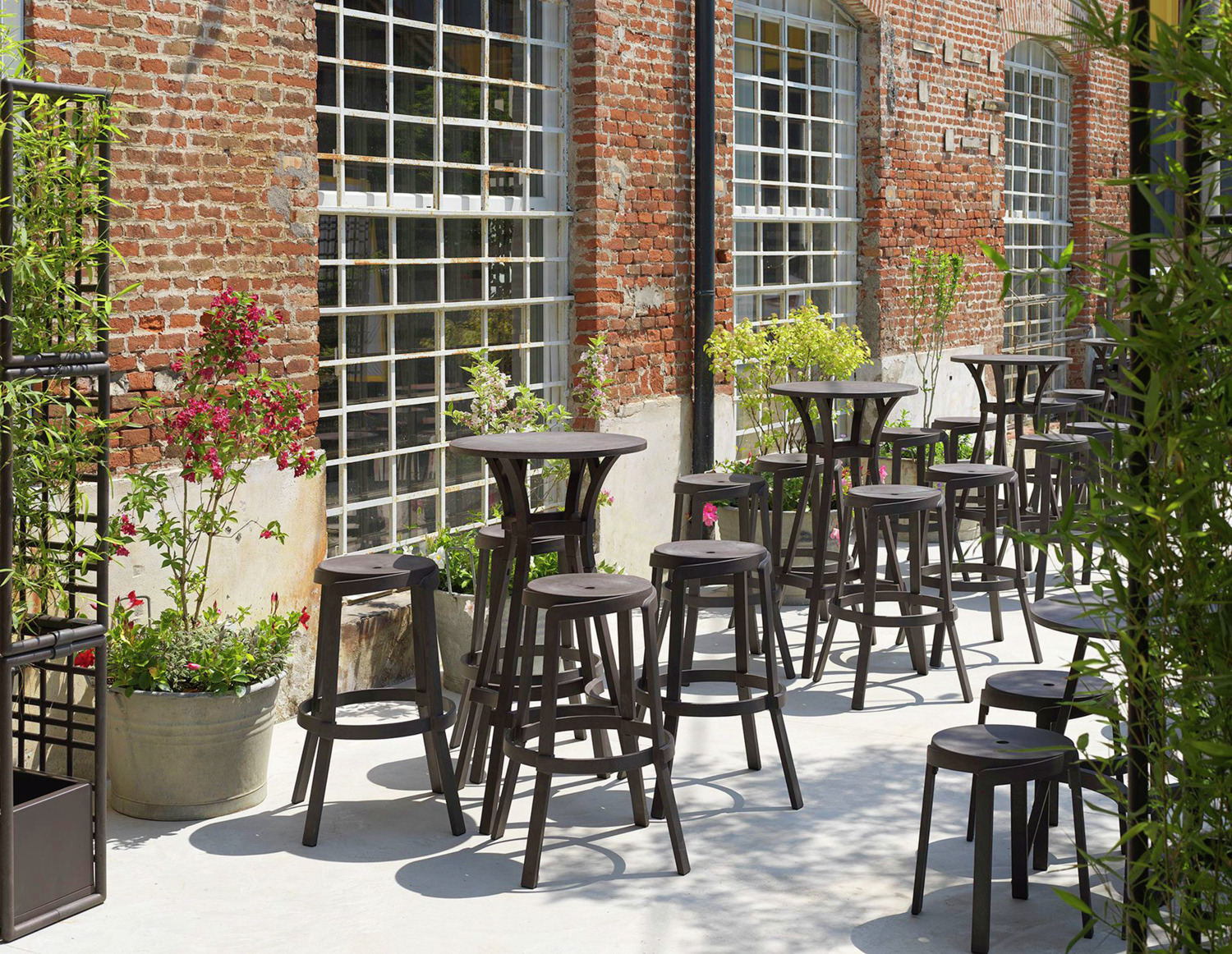 Nardi Stack Stool, Weatherproof UV-Resistant Fiberglass Polypropylene, 36.5x36.5x46.5 cm, Stackable Outdoor Stool with Slip-Resistant Legs, Recyclable