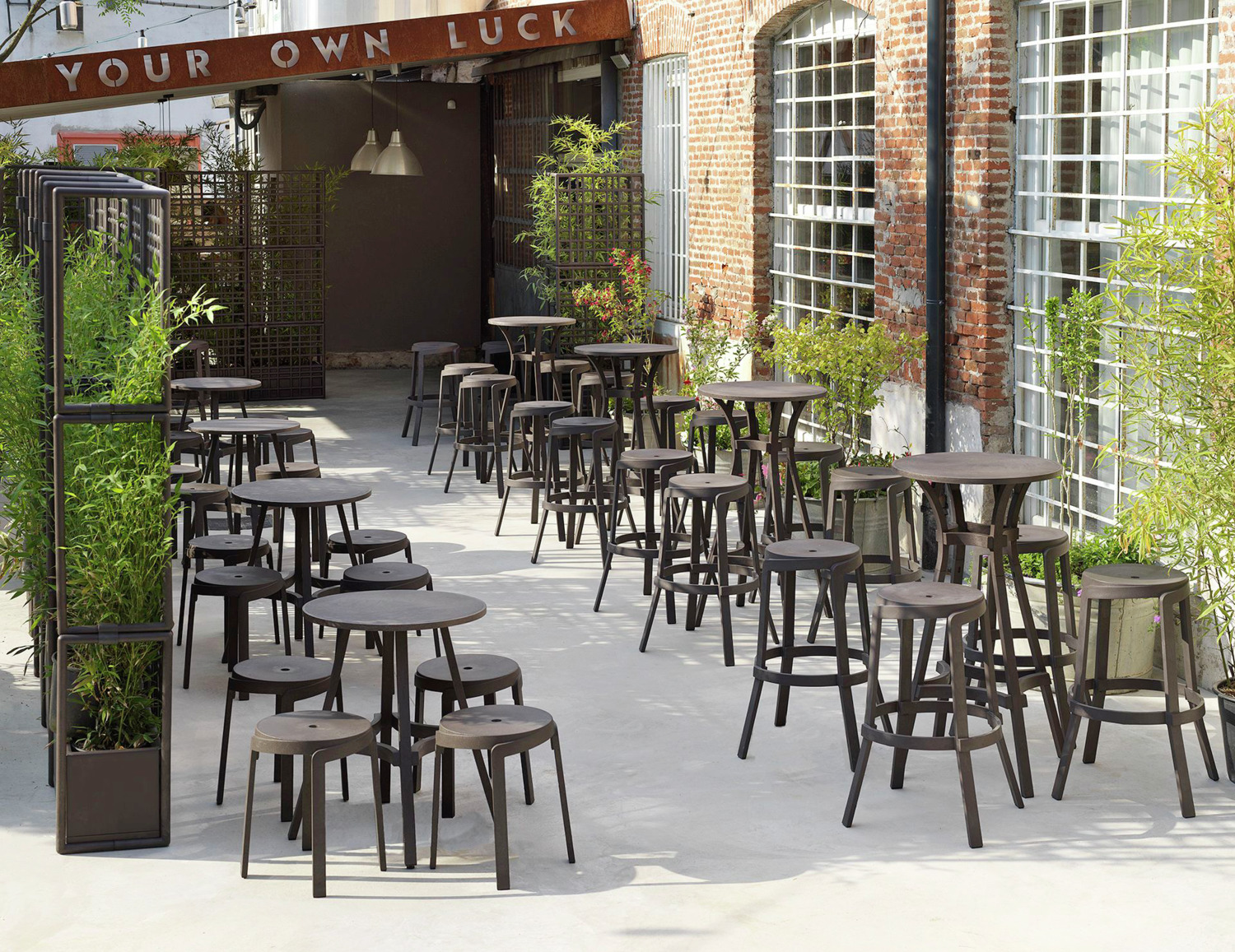 Nardi Stack Stool, Weatherproof UV-Resistant Fiberglass Polypropylene, 36.5x36.5x46.5 cm, Stackable Outdoor Stool with Slip-Resistant Legs, Recyclable