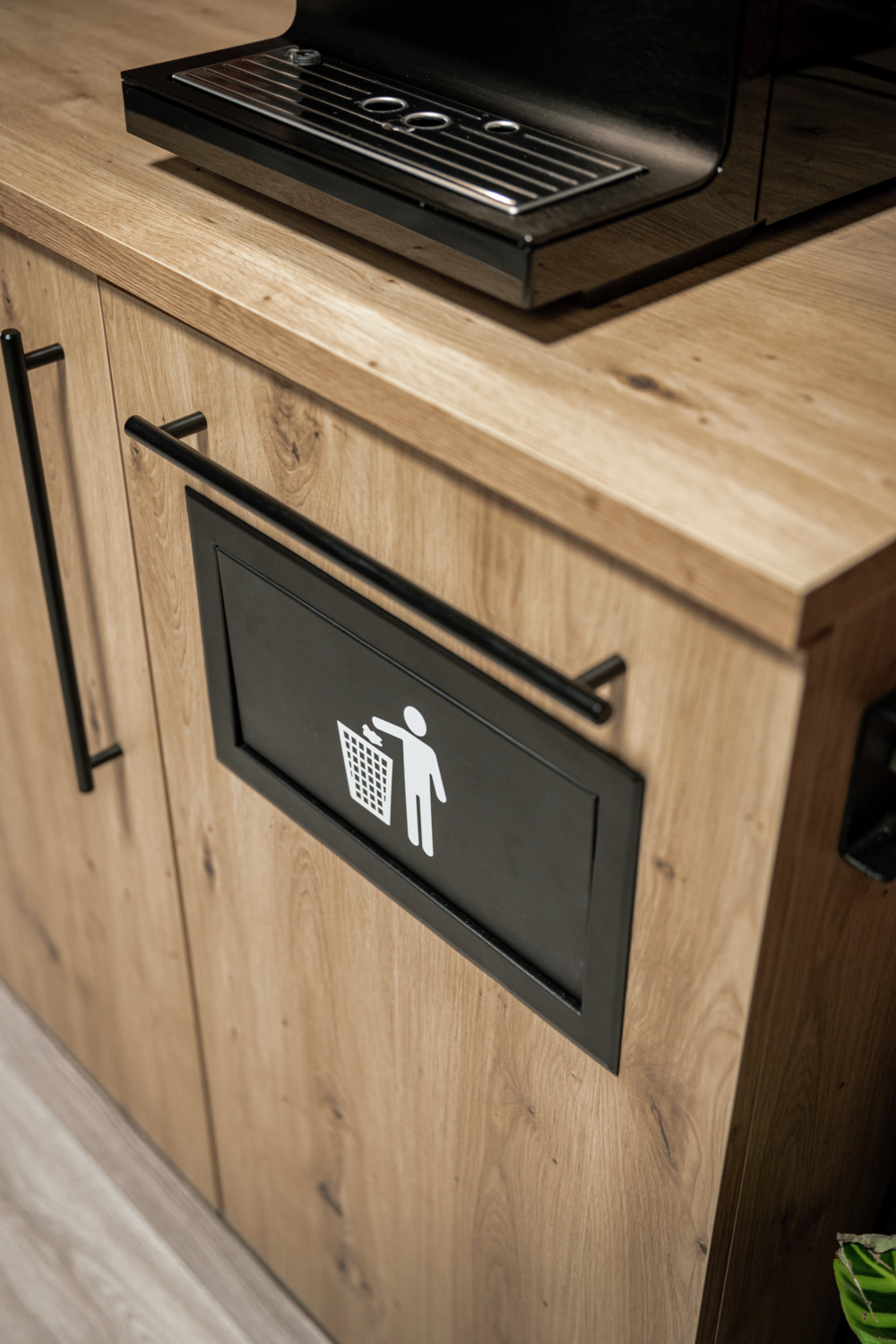 VEGA Baristo Basic Serving Station, Wood-based Panels, 110x61x99.5cm, Wild Oak, Built-in Waste System 20L, Adjustable Shelves, Service Station