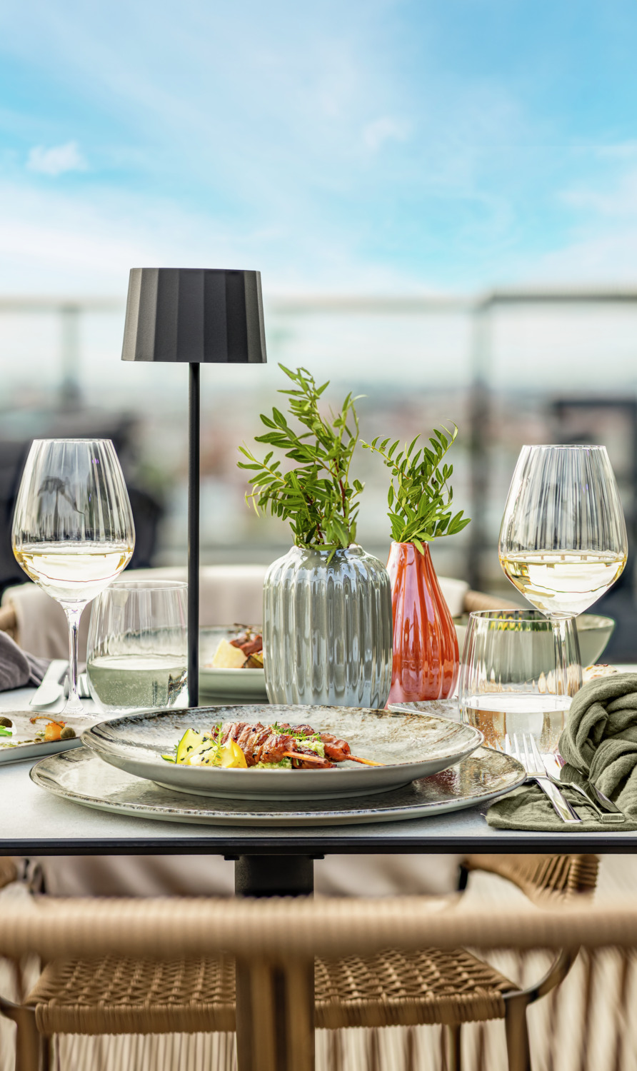 VEGA Gironia Round Flat Plate, 31 cm Porcelain with Digital Print, Taupe Beige, Dishwasher and Microwave Safe