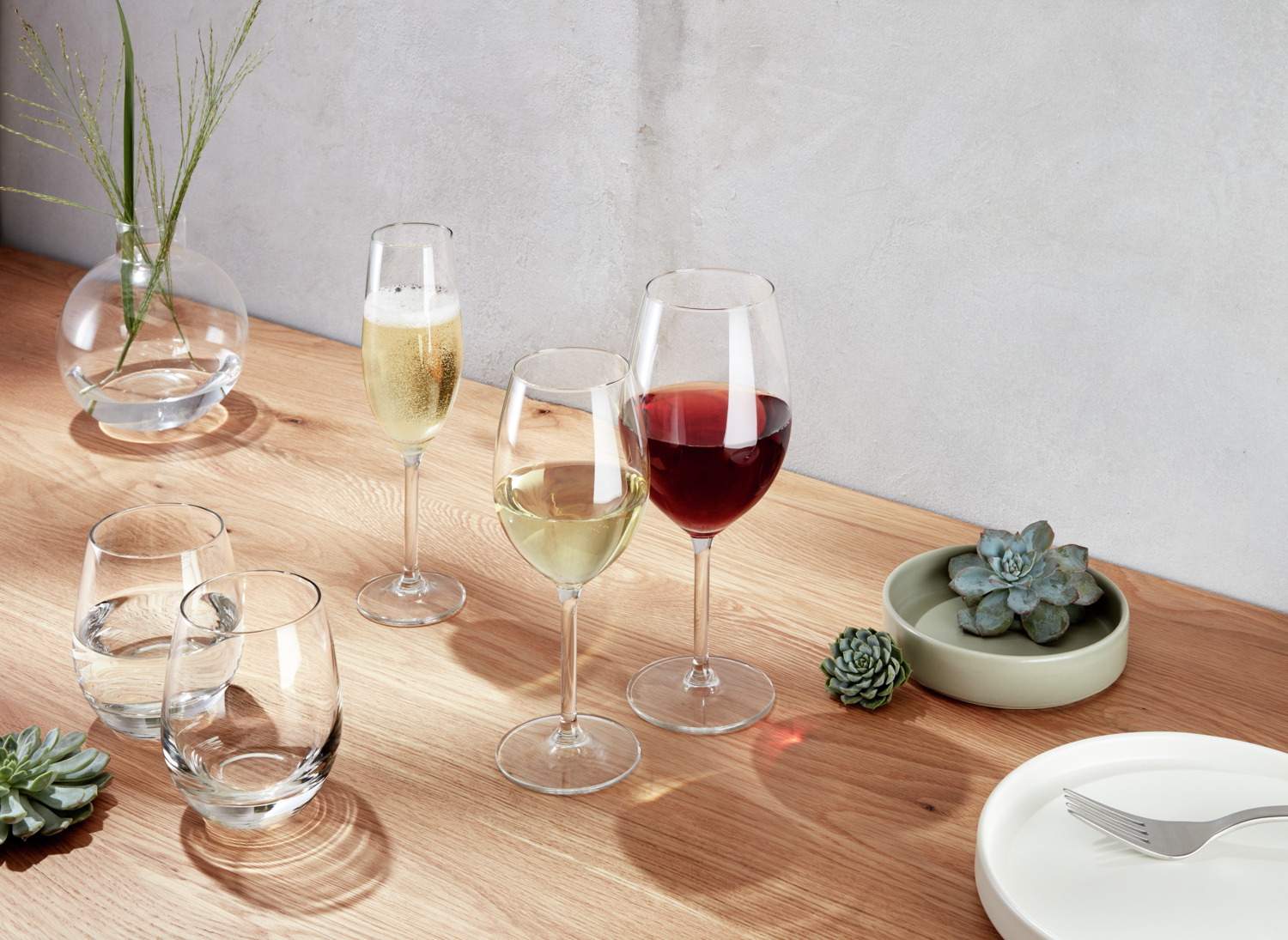 VEGA Impulse Universal Water Glass, 330 ml, Transparent Glass, Professional Robust Stable Shape, Dishwasher-safe, 9.9 cm Height