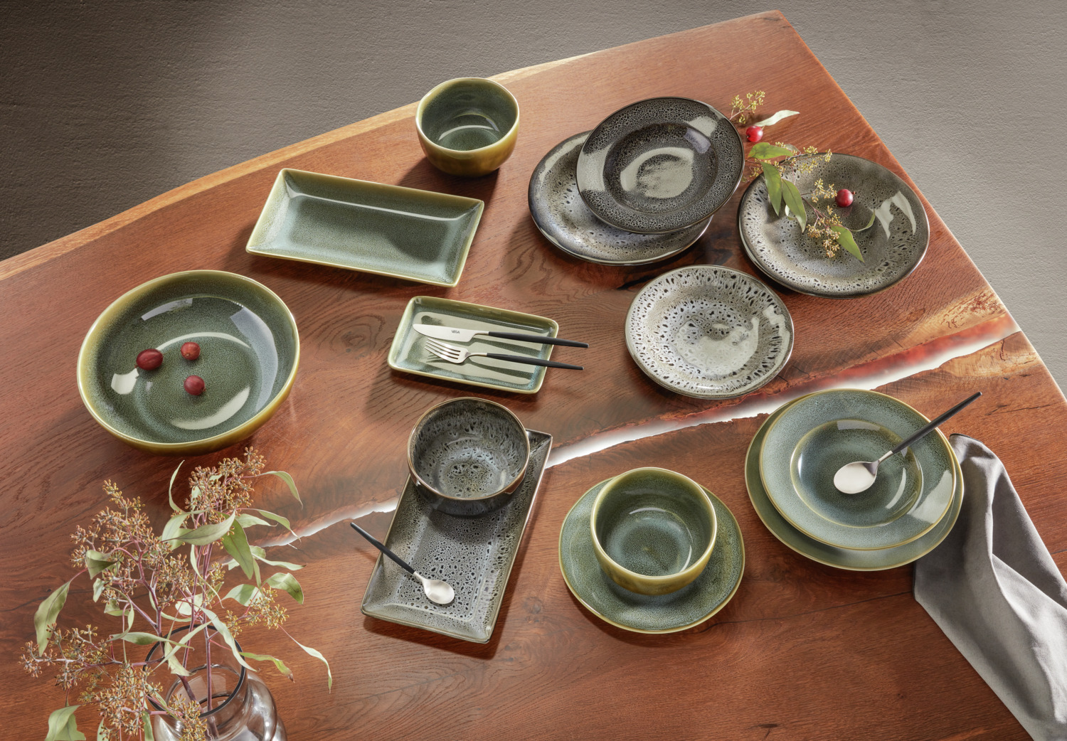 VEGA Nano Rectangular Serving Platter, Green Reactive Glaze Stoneware with Irregular Edges, 21 x 13 x 2.1 cm, Dishwasher and Microwave Safe