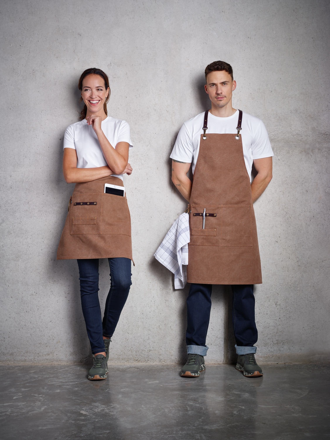 Scurt Jobeline Canvas Model Bib Canvas 88 si Half Apron 50x65, Sand, 88 x 80 cm, 65% Poliester 35% Bumbac, 505 g/m², Chingi Piele, Buzunare Mari, Suport Stilou