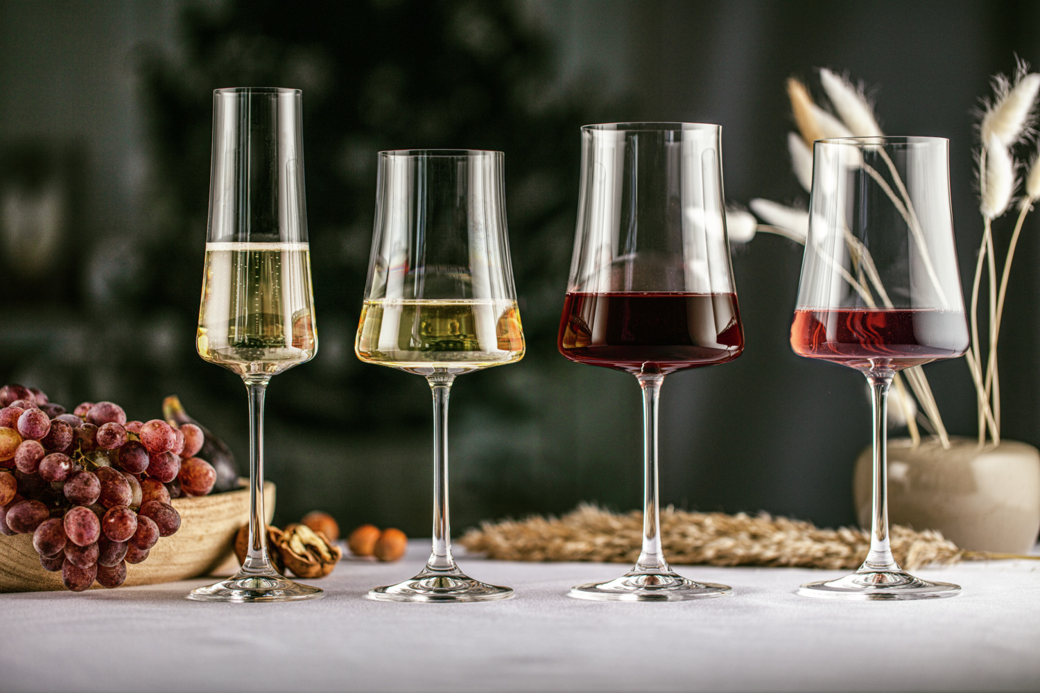 Pahar pentru vin rosu VEGA Victoria, cristal de calitate superioara, 560 ml, inaltime 25 cm, margine fina si delicata, rezistent la spalare in masina