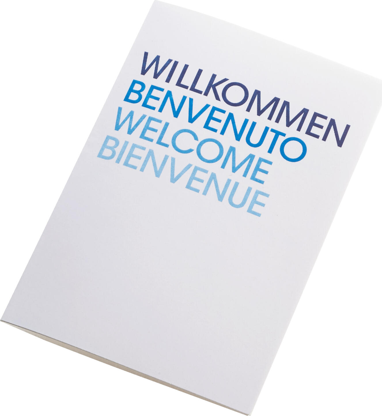 PULSIVA LUSINI Solutions GmbH Hotel key card holder Welcome folding card Hotel-Schlüsselkarten-Hülle Welcome Klappkarte Hotel key card holder Welcome folding card; 10x7 cm (LxW); white/blue; 100 piece / pack Hotel-Schlüsselkarten-Hülle Welcome Klappkarte; 10x7 cm (LxB); weiß/blau; 100 Stück / Pack The card sleeves with flap are the optimal protection for key cards. With two tabs on the inside the card is safe. Printed with the design "Welcome" in 4 languages. Inside can be written on with a ballpoint pen / Edding (room number, name of the guest and WLAN code if necessary). Brilliant offset printing. Material: picture printing cardboard. Format 7×10 cm open 14x10 cm. Die Schlüsselkarten-Hülle besteht aus Bilderdruckkarton. Mit Design "Willkommen" in vier Sprachen. Klappbar, Innenseite kann beschriftet werden. Mit zwei Laschen in der Innenseite.