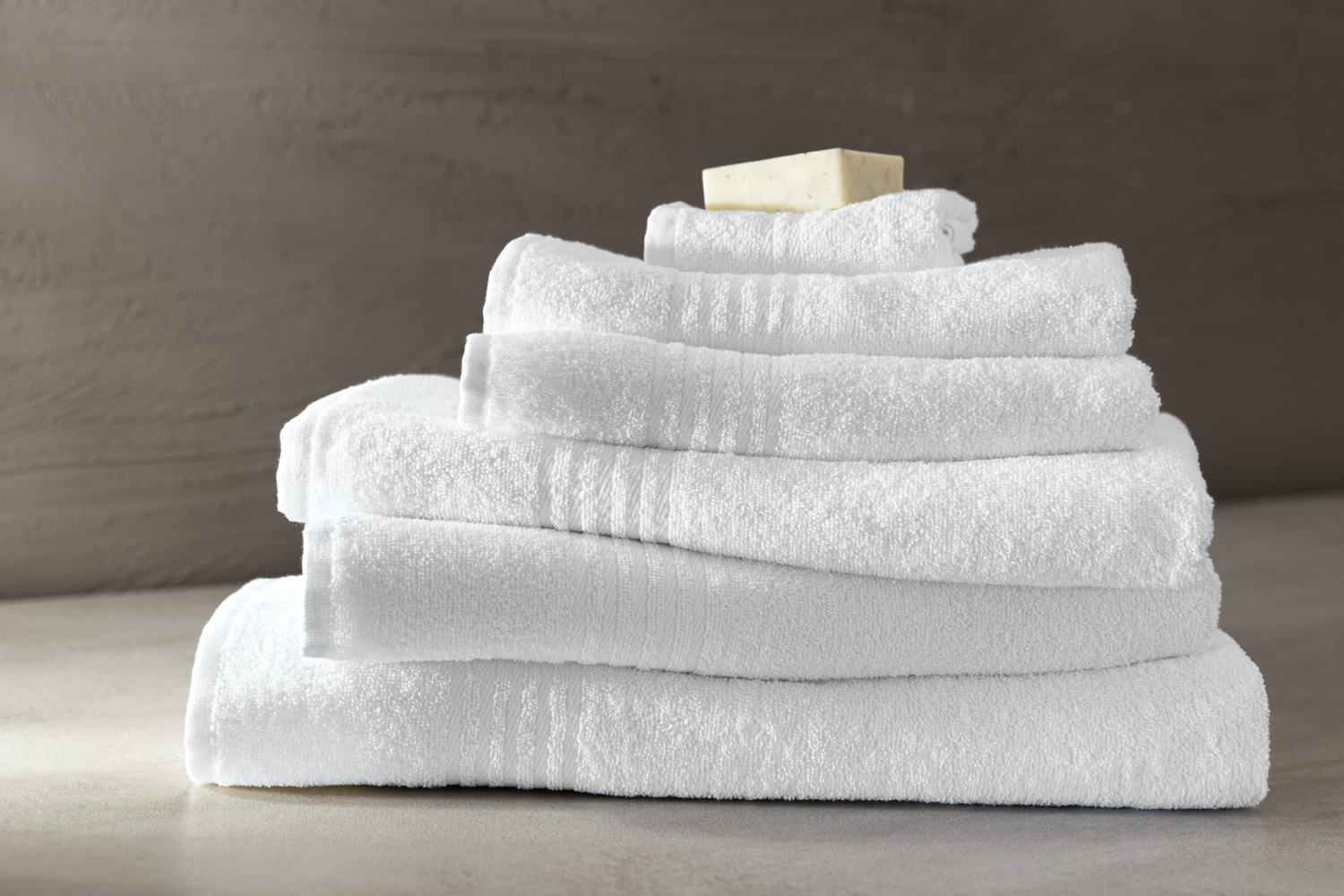 ERWIN M. LUSINI Classico Bath Towel, 100% Cotton Terry, 100x150 cm, White, OEKO-TEX Standard 100, Hotel Quality, Absorbent and Durable