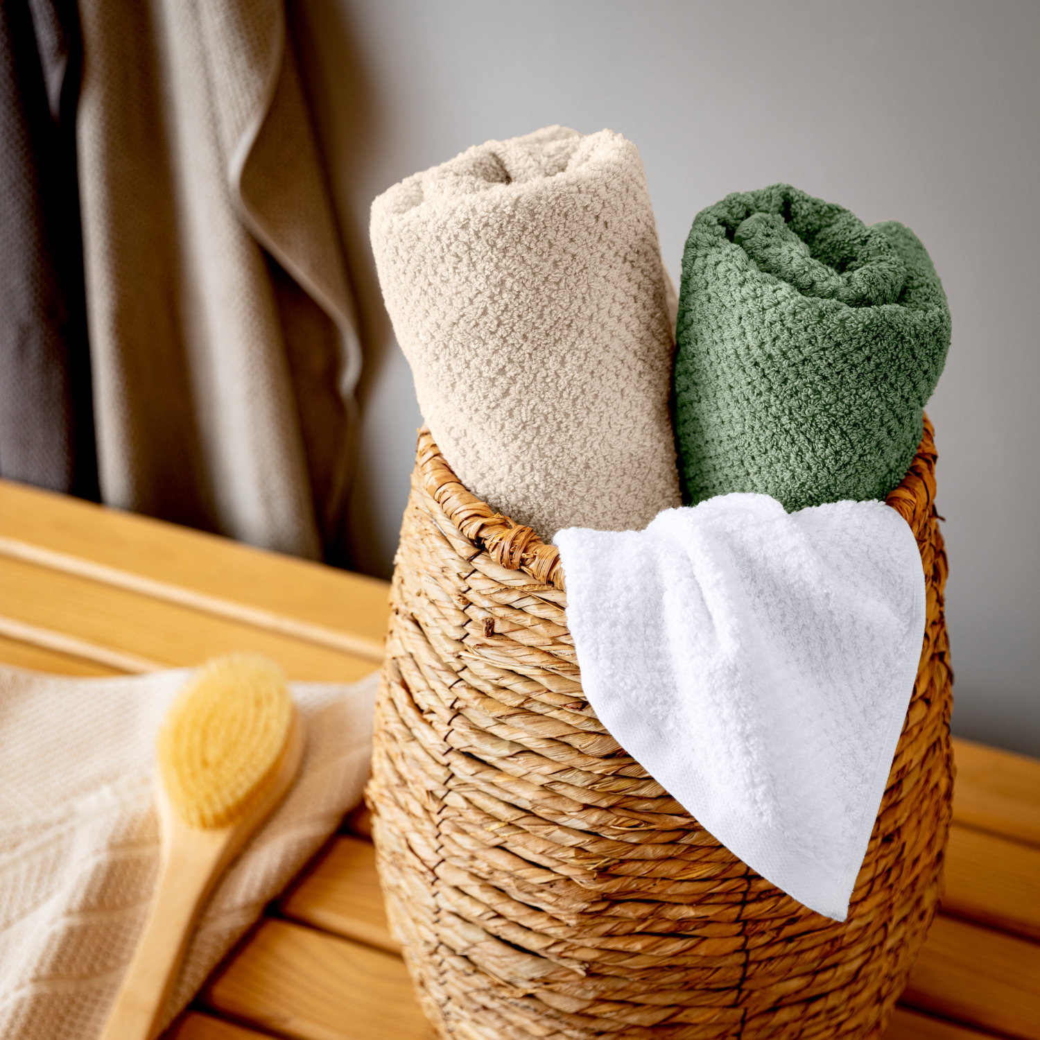 ERWIN M. LUSINI Tavira Shower Towel, 100% Cotton Waffle Texture, 70 x 140 cm, 480 g/m², Super-Absorbent Soft Terry, OEKO-TEX Standard 100