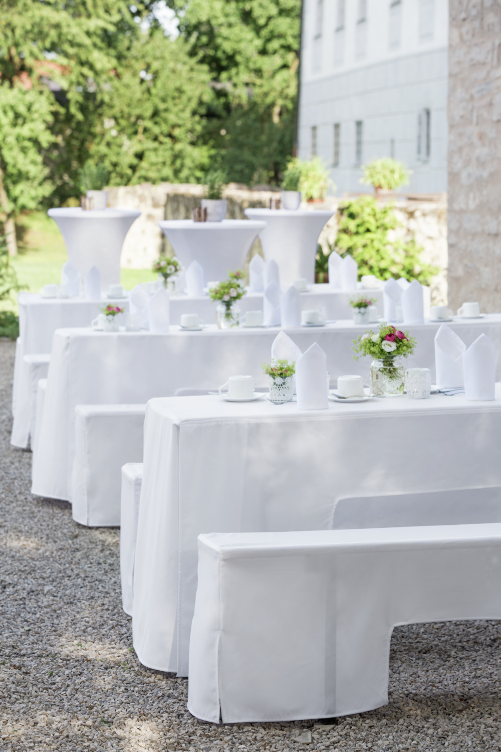 LUSINI Beer Table Cover Set, 3-Piece Rectangular Polyester Tablecloth and Bench Covers, 50 x 220 cm, White, Crease-Resistant, OEKO-TEX Standard 100, Easy-Care