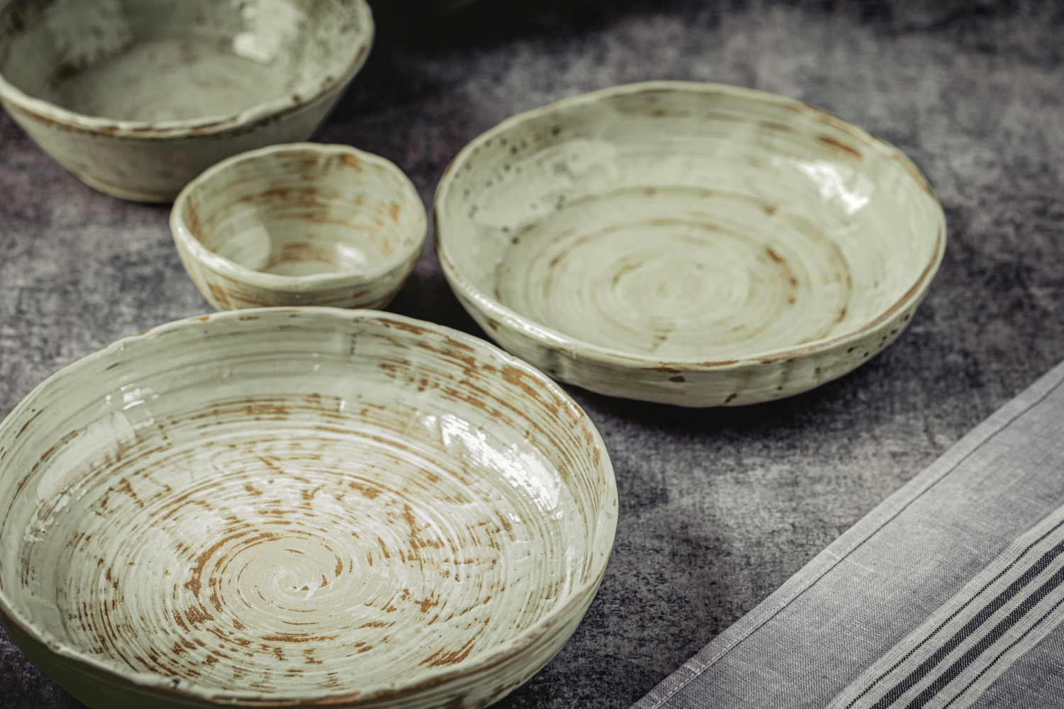 LUSINI Taoqi Porcelain Bowl Set, Round 130 ml, 3.5 cm Height, Multicolored Speckled Design with Irregular Edges, Handmade Feel, Dishwasher and Microwave Safe