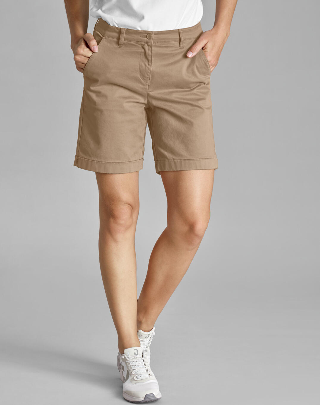 JOBELINE Women's Chino Shorts, Cotton-Spandex Blend, Classic Straight Cut with Pen Pocket and Buttoned Welt Pockets, 20 cm Inside Leg
