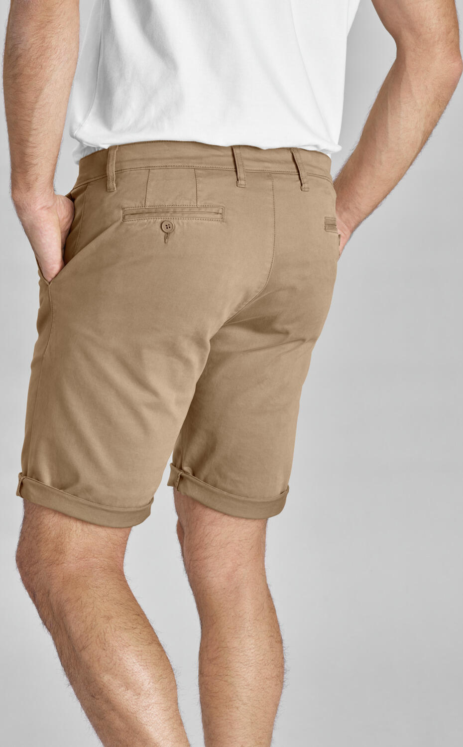 JOBELINE Men's Chino Shorts, Classic Straight Cut, 97% Cotton 3% Spandex, Beige, Buttoned Welt Back Pockets, Integrated Pen Pocket, 29cm Inside Leg