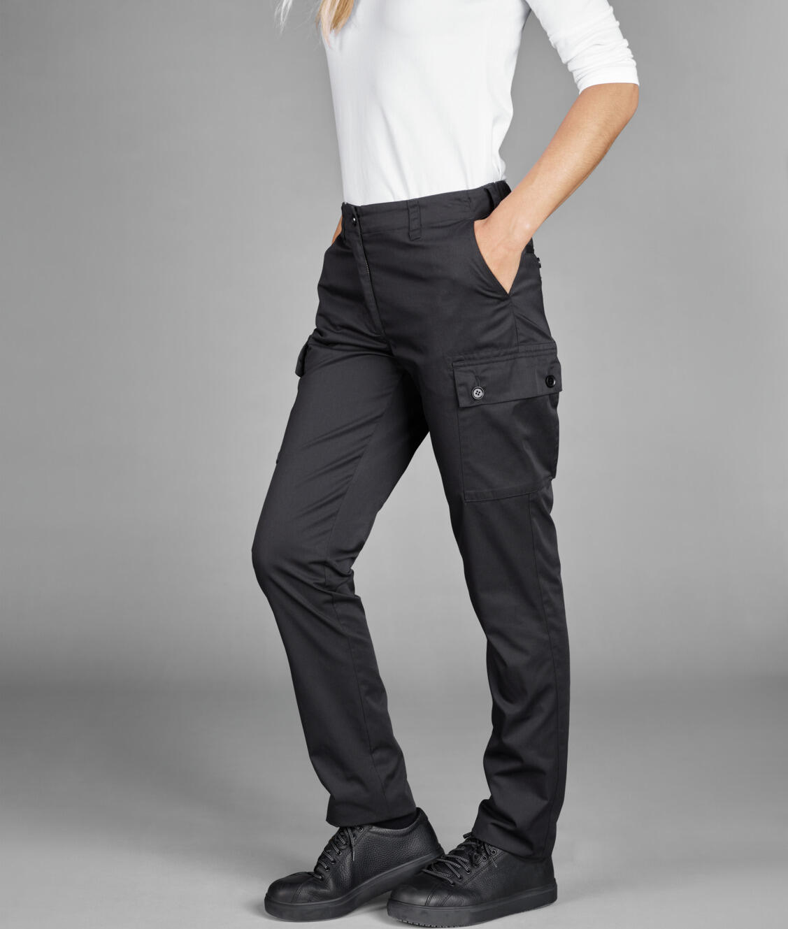 Pantaloni Cargo Jobeline pentru Bucatari Dame, Marime EU 42, 65% Poliester 35% Bumbac, Croiala Regular Tapered, Talie Elasticata, Standard OEKO-TEX 100, Negru