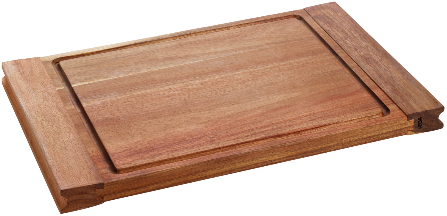 VEGA LUSINI Solutions GmbH Serving board Aria for turning Servierbrett Aria zum Wenden Serving board Aria for turning; 43x27x2.8 cm (LxWxH); acaia-brown; rectangular Servierbrett Aria zum Wenden; 43x27x2.8 cm (LxBxH); akazie braun; rechteckig Wooden board made of oiled acacia wood. Can be combined with porcelain platters Sidina, Jenna, San Marino, Masca and Remi. Can be wiped clean with a damp cloth. VEGA own design. Holzbrett aus geöltem Akazienholz. Kombinierbar mit Porzellan-Platten Sidina, San Marino und Masca. Feucht abwischbar. VEGA Eigendesign.