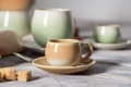 Farfurii pentru cafea VEGA Cascais, Porțelan Colorat cu Gradient și Pete, Culoare Apricot, Diametru 13 cm, Compatibile cu Mașina de Spălat Vase și Cuptorul cu Microunde, Set de 6