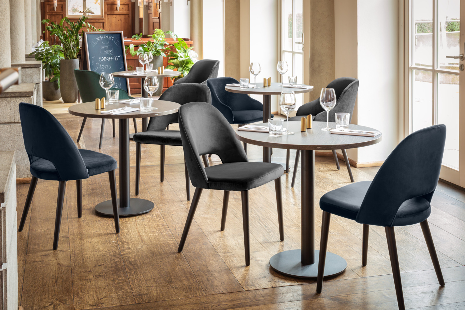 VEGA Tonda Upholstered Velvet Chair, Fire Retardant Fabric, Beech Wood Black Lacquered Legs, 51x64x78 cm, 100k Martindale Abrasion Resistance