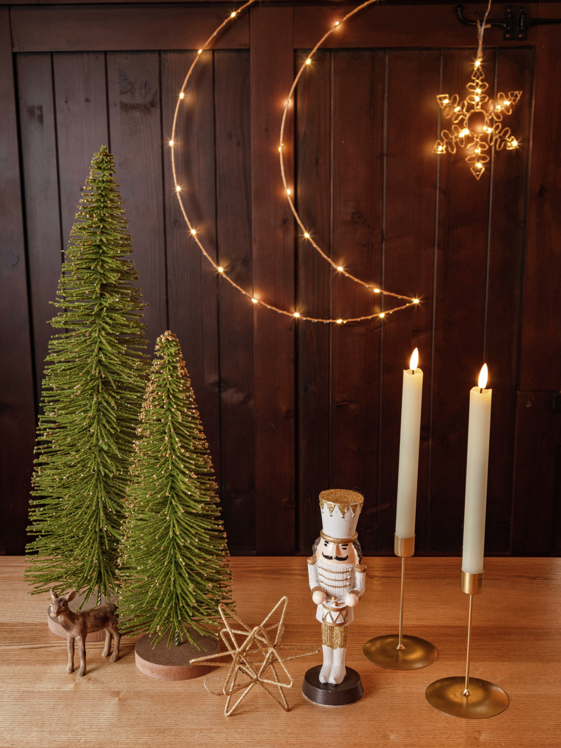 Vega Hayal LED Hanging Moon Lamp, Gold Metal Decorative Moon, Battery Operated, 45.5 x 63 cm, Includes Hanger