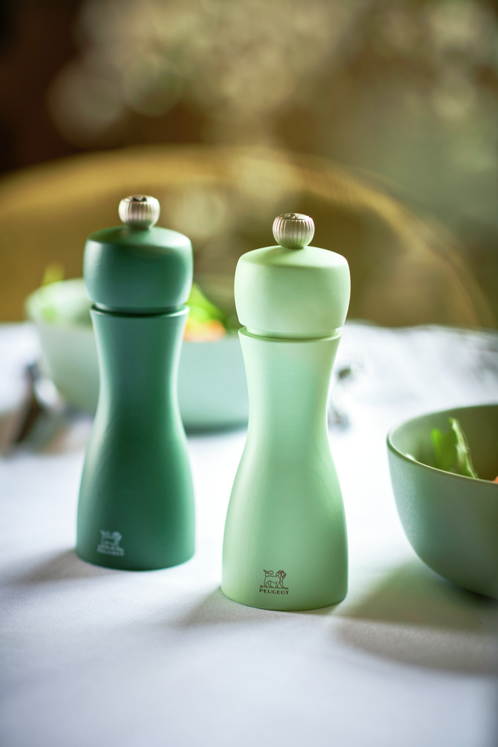 Râșnița Peugeot Tahiti, 15 cm, Lemn Vopsit Lăcuit Verde Mentă, Mecanism din Oțel Călit, Fabricată în Franța, Garanție pe Viață