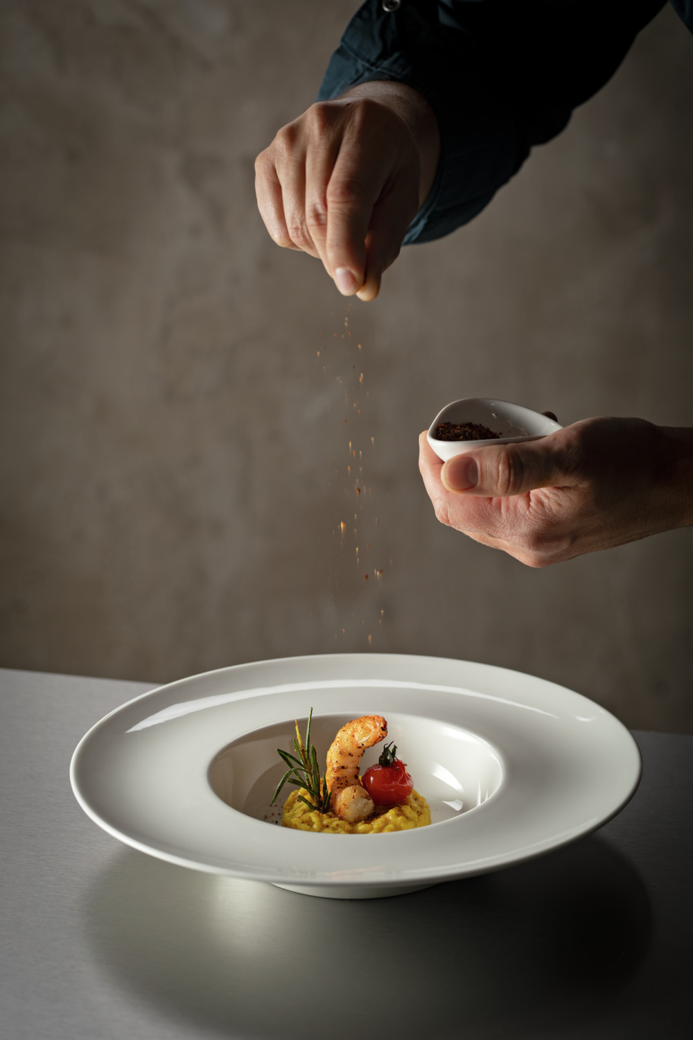 VEGA Opus Porcelain Pasta Plate with Wide Rim, Ivory, 29 cm Diameter, Scratch Resistant, Dishwasher and Microwave Safe, Professional Gastronomy