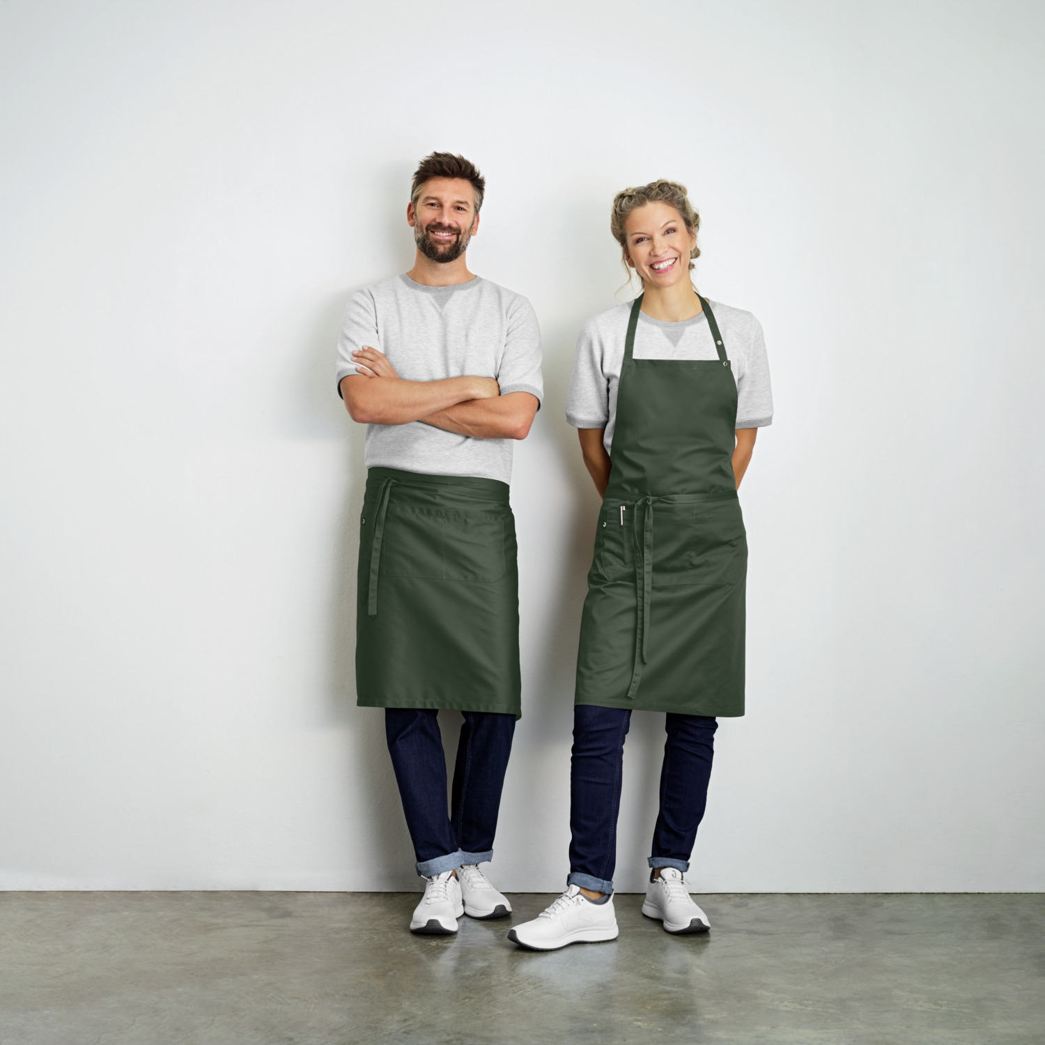 Jobeline Nando Waist Apron, 60x80 cm, 65% Polyester 35% Cotton, 200 g/m², with 2 Front Pockets and 2 Pen Pockets, OEKO-TEX Standard 100