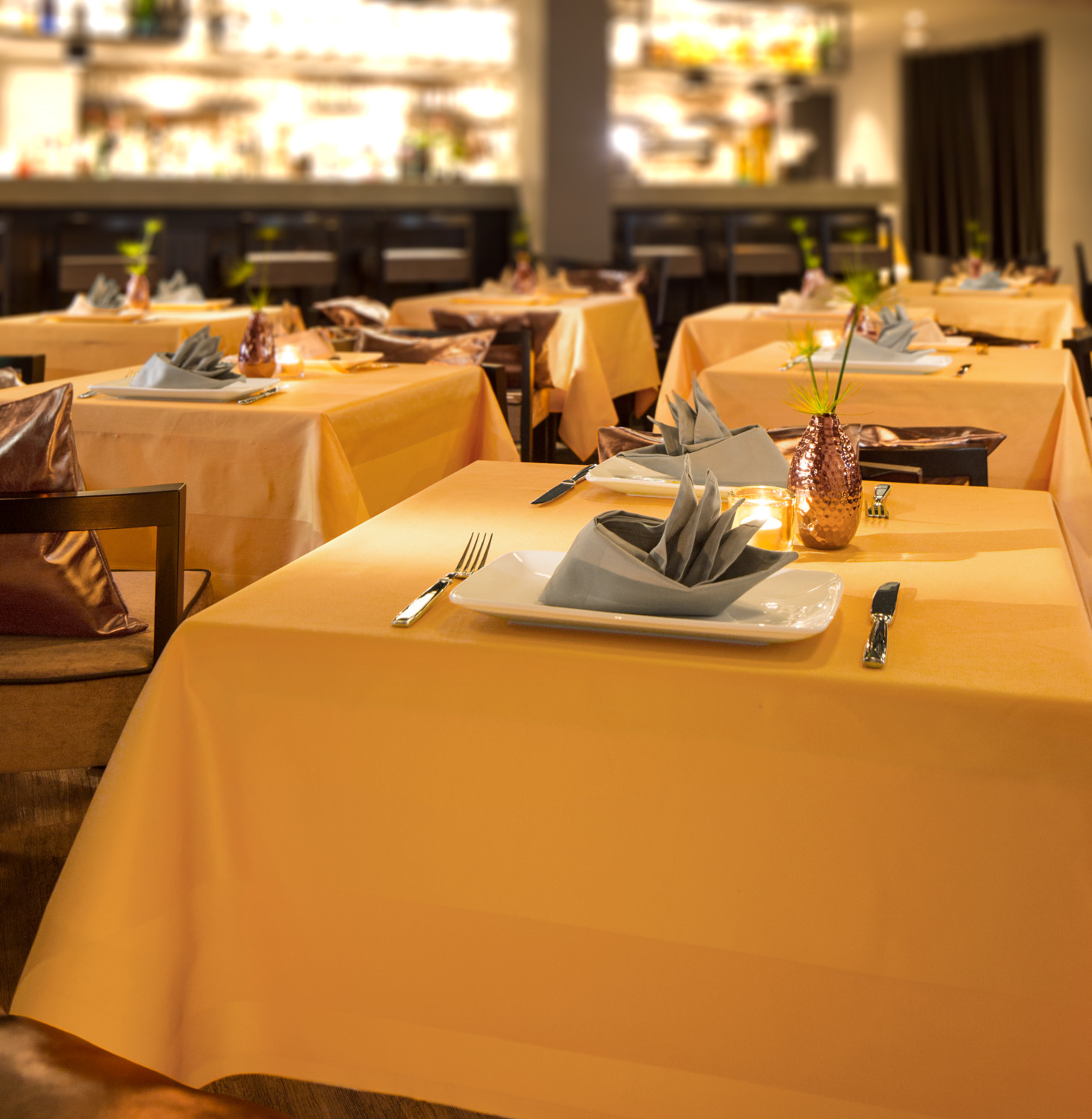 ERWIN M. LUSINI Solutions GmbH Tablecloth Ambiente Tischdecke Ambiente Tablecloth Ambiente; 80x80 cm (WxL); mango; square Tischdecke Ambiente; 80x80 cm (BxL); mango; quadratisch 100% cotton. Full twist. Weight approx. 195 g/m². Brightly colored full twist damask tablecloth. Brilliant sheen, classic atlas design, colorfast, indanthrene dyed, tightly woven, mercerized. Durable. Personalization possible. 100 % Baumwolle. Vollzwirn. Gewicht ca. 195 g/m². Leuchtend farbiger Vollzwirn-Damast-Tischdecke. Brillanter Glanz, klassische Atlaskante, farbbeständig, indanthrengefärbt, dicht gewebt, mercerisiert. Strapazierfähig. Personalisierung möglich.