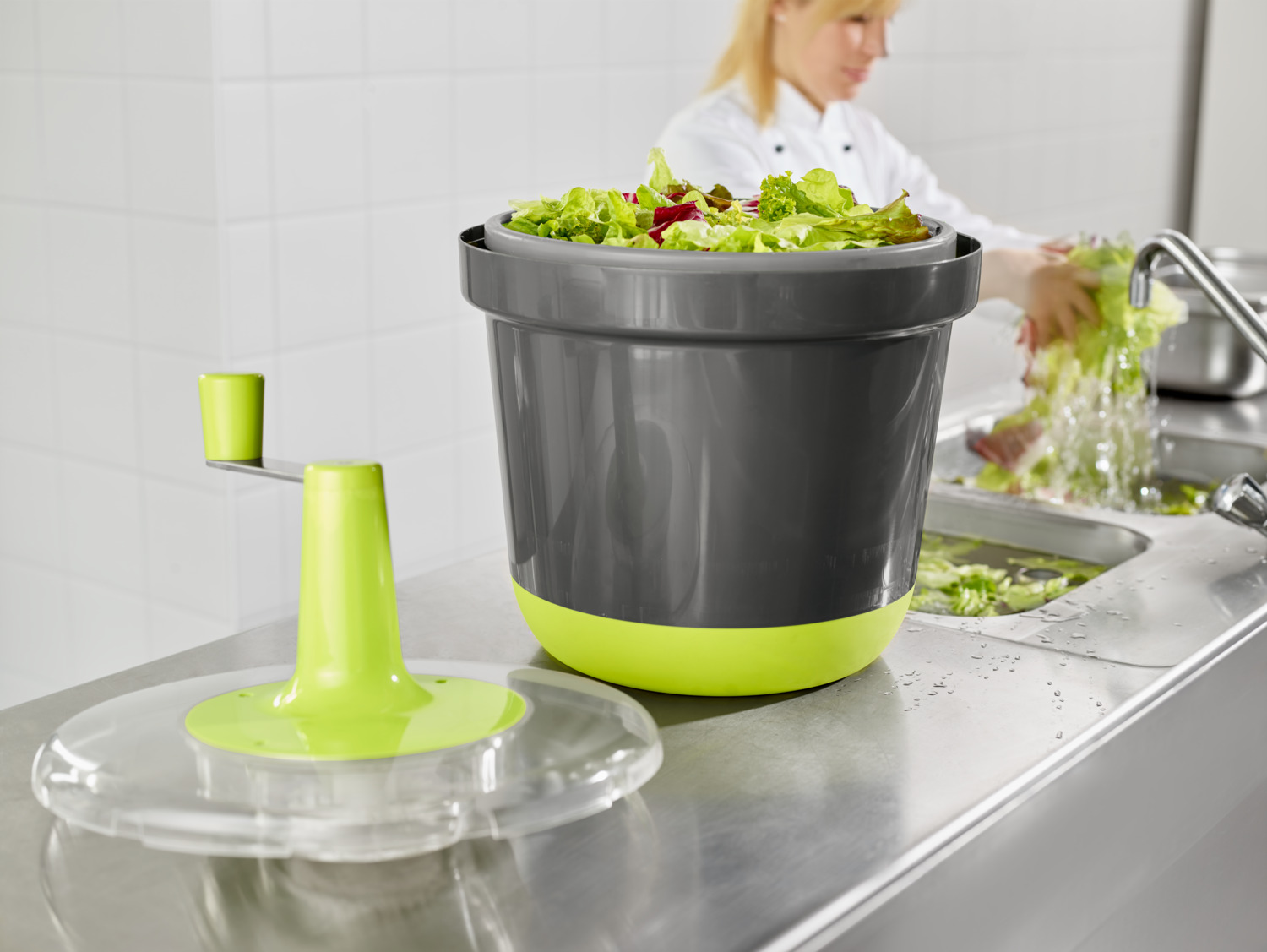 VEGA Amanida Professional Salad Spinner 20L, Sturdy Plastic, 41cm Diameter, Integrated Drainage System with Hose, Dual-Basket Design