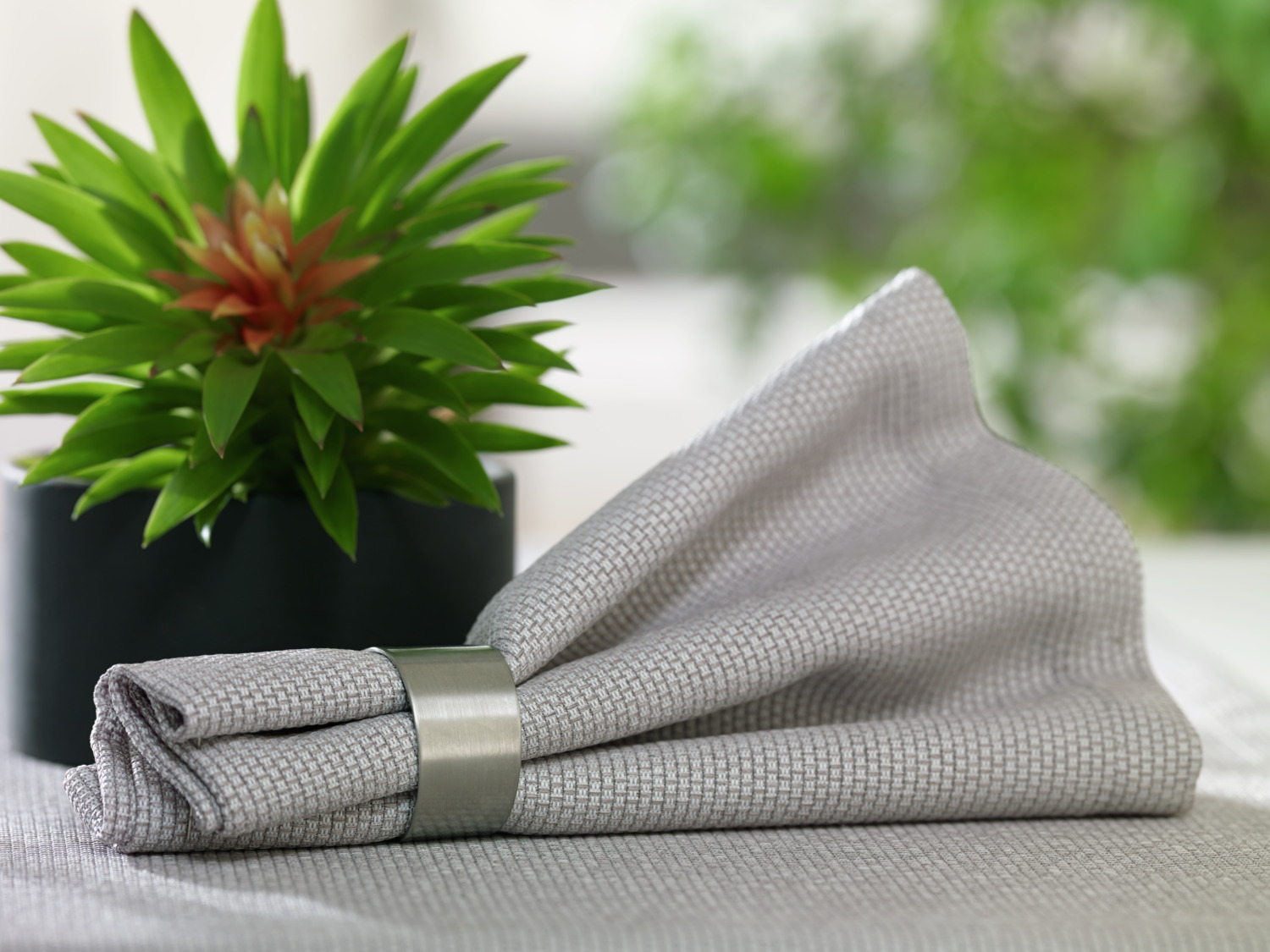 Serviete LUSINI Ambita Jacquard, 100% Poliester Rezistente la Pete, 50x50 cm, Material cu Structura, Usor de Intretinut