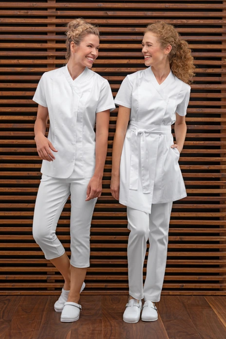 Jobeline Maila Women's Short-Sleeved Tunic, 65% Polyester 35% Cotton, Concealed Snap Button Placket, Two Front Pockets, Waisted Cut, White