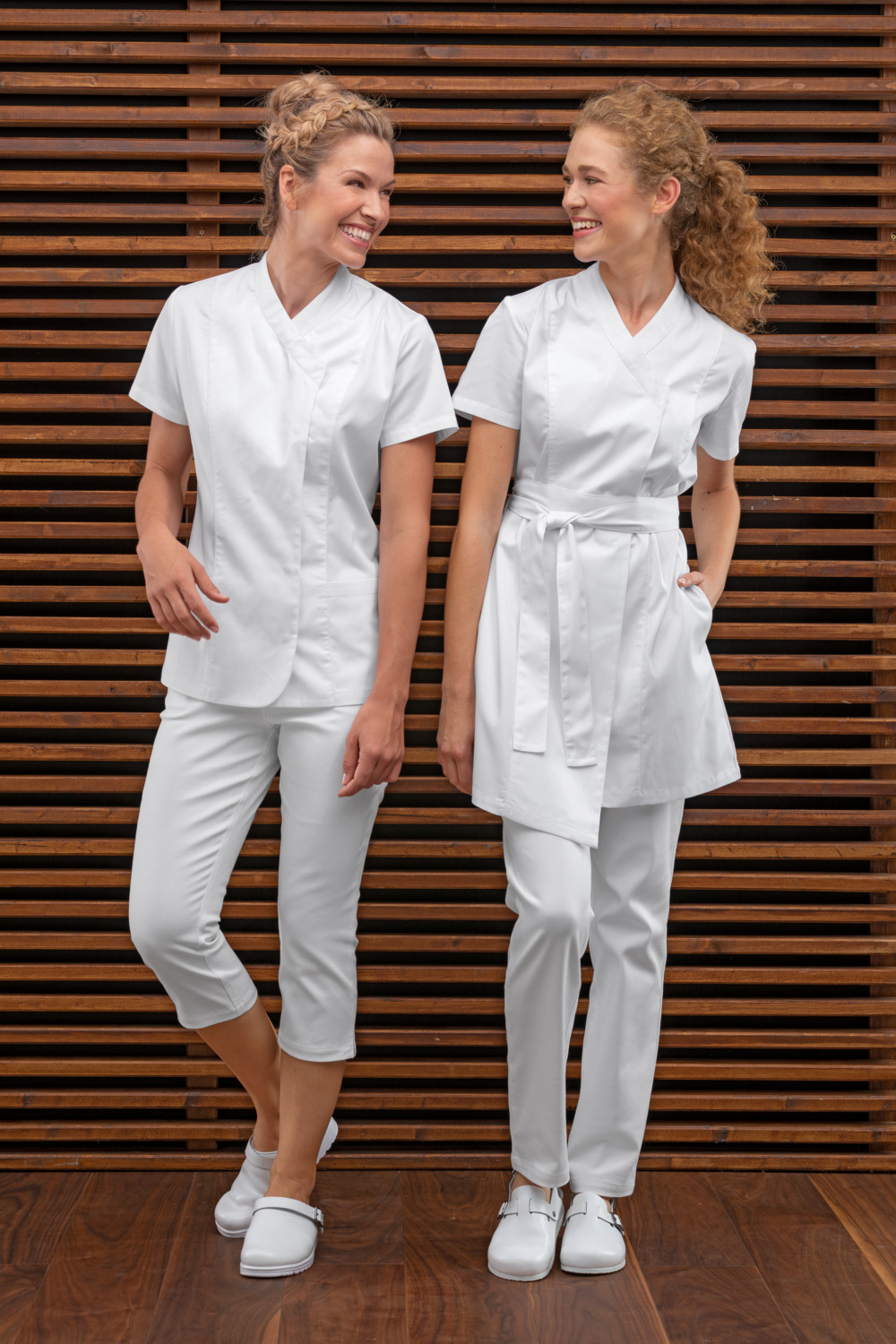 Jobeline Maila Women's Short-Sleeved Tunic, 65% Polyester 35% Cotton, Waisted Cut with Concealed Snap Buttons and Two Front Pockets, OEKO-TEX Certified