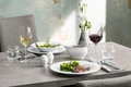 Farfurie Rasa VEGA Amely din Porcelana, Rotunda 22 cm, Alba cu Relief Subtil si Margini Decorative, Compatibila cu Masina de Spalat Vase si Cuptor cu Microunde