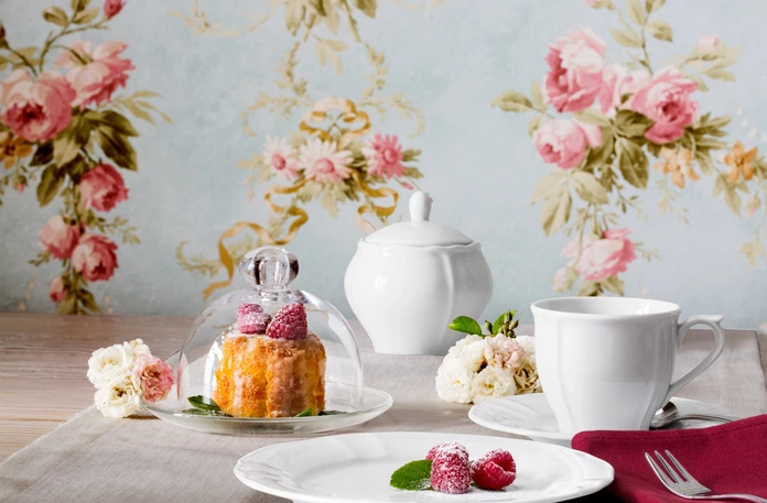 Farfurie Rasa VEGA Amely din Porcelana Alba, Rotunda 30 cm cu Margini Decorative si Relief Subtil, Compatibila cu Masina de Spalat Vase si Cuptor cu Microunde