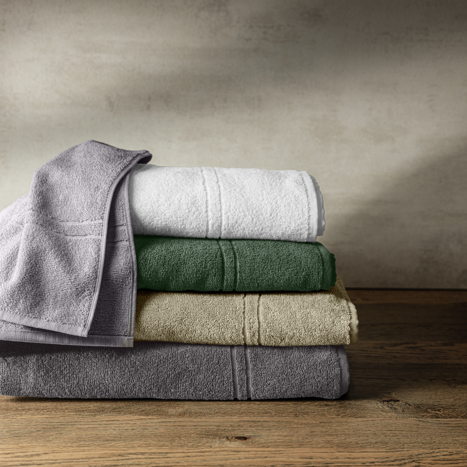 LUSINI Dina Shower Towel, 100% Cotton Twisted Terry, 70 x 140 cm, Dark Olive, OEKO-TEX Standard 100 Certified, High Quality Durable Bath Towel