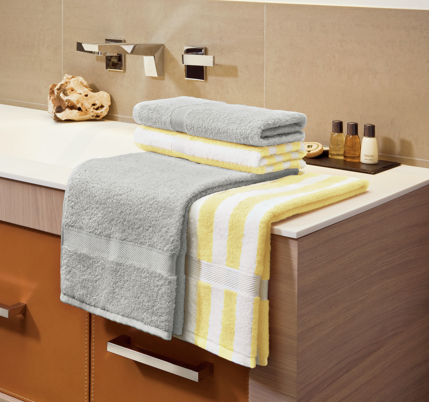 ERWIN M. LUSINI Solutions GmbH Valencia Hand Towel, Yellow, 100% Cotton Walk Terry, 50 x 100 cm, 460 g/m², Absorbent Stripe Design, Durable and Dimensionally Stable