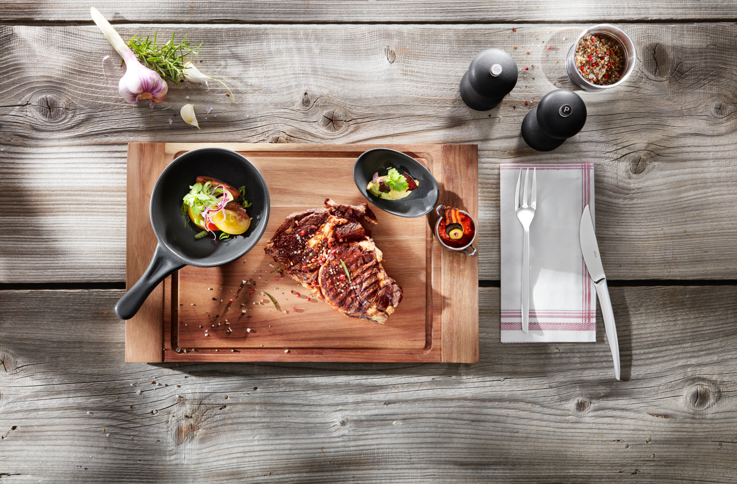 VEGA Aria Reversible Serving Board, Oiled Acacia Wood, Rectangular Food-Safe Platter, 35.4 x 21 x 2.8 cm, Acacia Brown