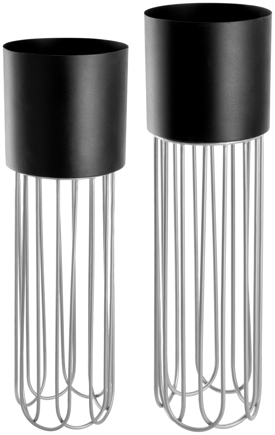 unknown LUSINI Solutions GmbH Plant pot Paulos 2-piece set Pflanztopf Paulos 2-teiliges Set Plant pot Paulos 2-piece set; black/silver Pflanztopf Paulos 2-teiliges Set; schwarz/silber Plant pots for indoor use, in two different heights. Container and stand are firmly connected. 82x31cm (HxØ), 72x29cm (HxØ). Pflanztöpfe für den Innenbereich, in zwei verschiedenen Höhen. Schale und Ständer sind fest verbunden. 82x31cm (HxØ), 72x29cm (HxØ).
