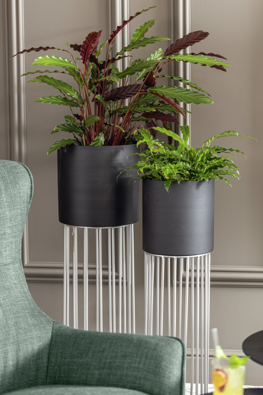 LUSINI Paulos Indoor Plant Pot Set with Integrated Stands, Black/Silver, 2-Piece Planter Set, 82cm and 72cm Heights, German Design