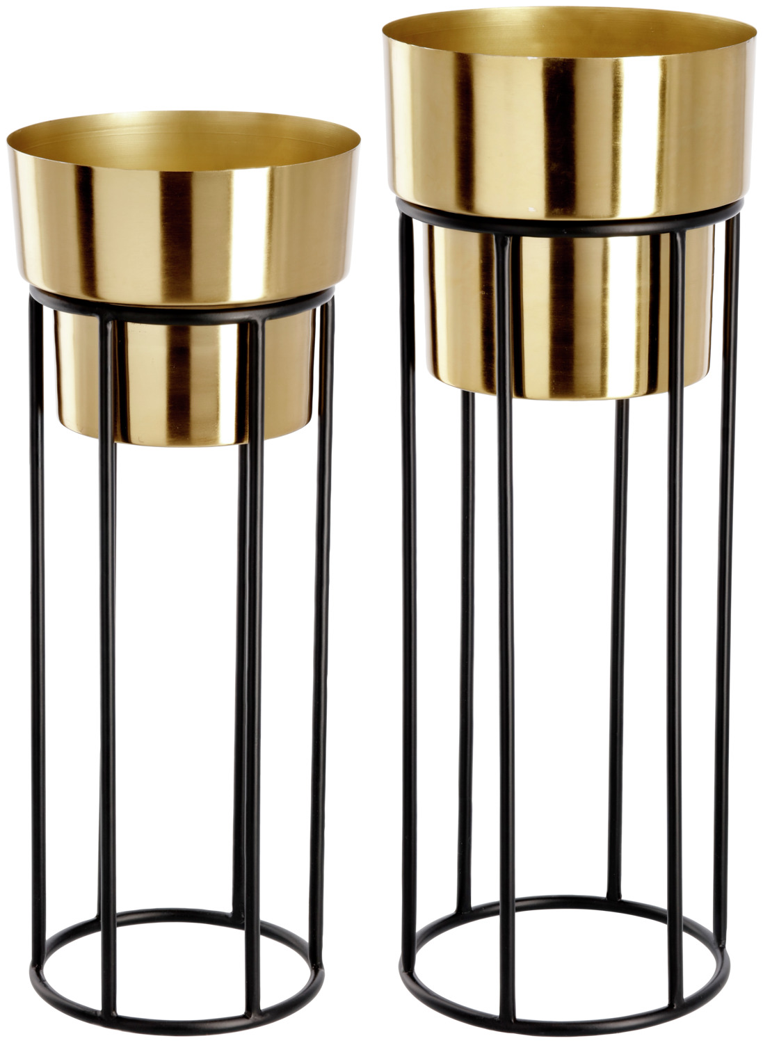 VEGA LUSINI Solutions GmbH Plant pot Osmaro 2-piece set Pflanztopf Osmaro 2-teiliges Set Plant pot Osmaro 2-piece set; golden/black Pflanztopf Osmaro 2-teiliges Set; gold/schwarz Plant pots for indoor use, in two different heights. Removable containers with black stand. Please use a plastic coaster or similar inside the pots, as they are not rustproof. Avoid moisture. 82x31 cm (HxØ), 72x29 cm (HxØ). Pflanztöpfe für den Innenbereich, in zwei verschiedenen Höhen. Herausnehmbare Schalen mit schwarzem Ständer. Bitte einen Kunststoff-Untersetzer oder Ähnliches im Inneren der Töpfe benutzen, da nicht rostfrei. Nässe vermeiden. 82x31 cm (HxØ), 72x29 cm (HxØ).