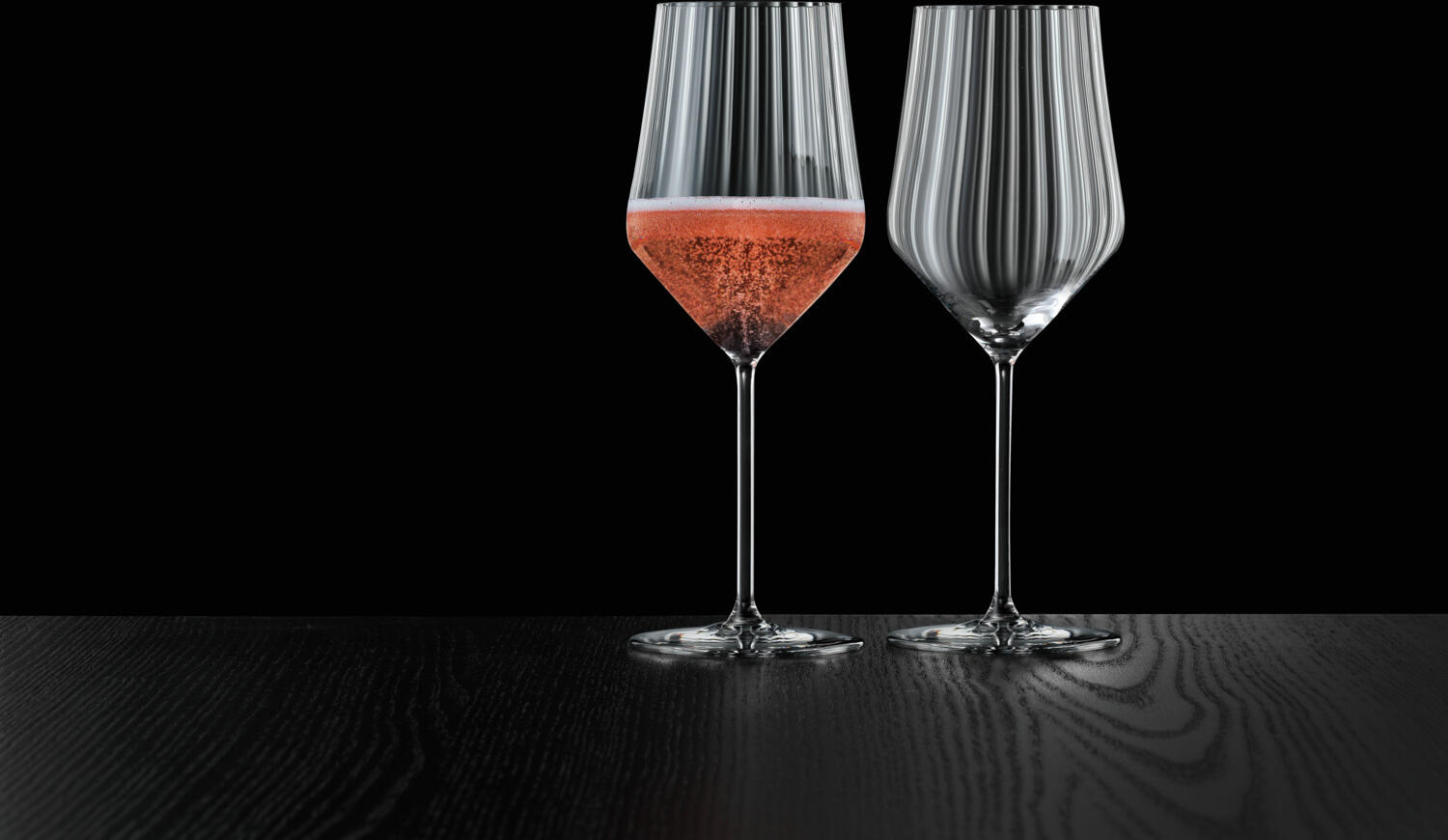Pahar Universal Spiegelau Apero, 490ml cu Picioare si Bol Ribat, Sticla Transparenta Rezistenta la Spargere, 23.5cm Inaltime