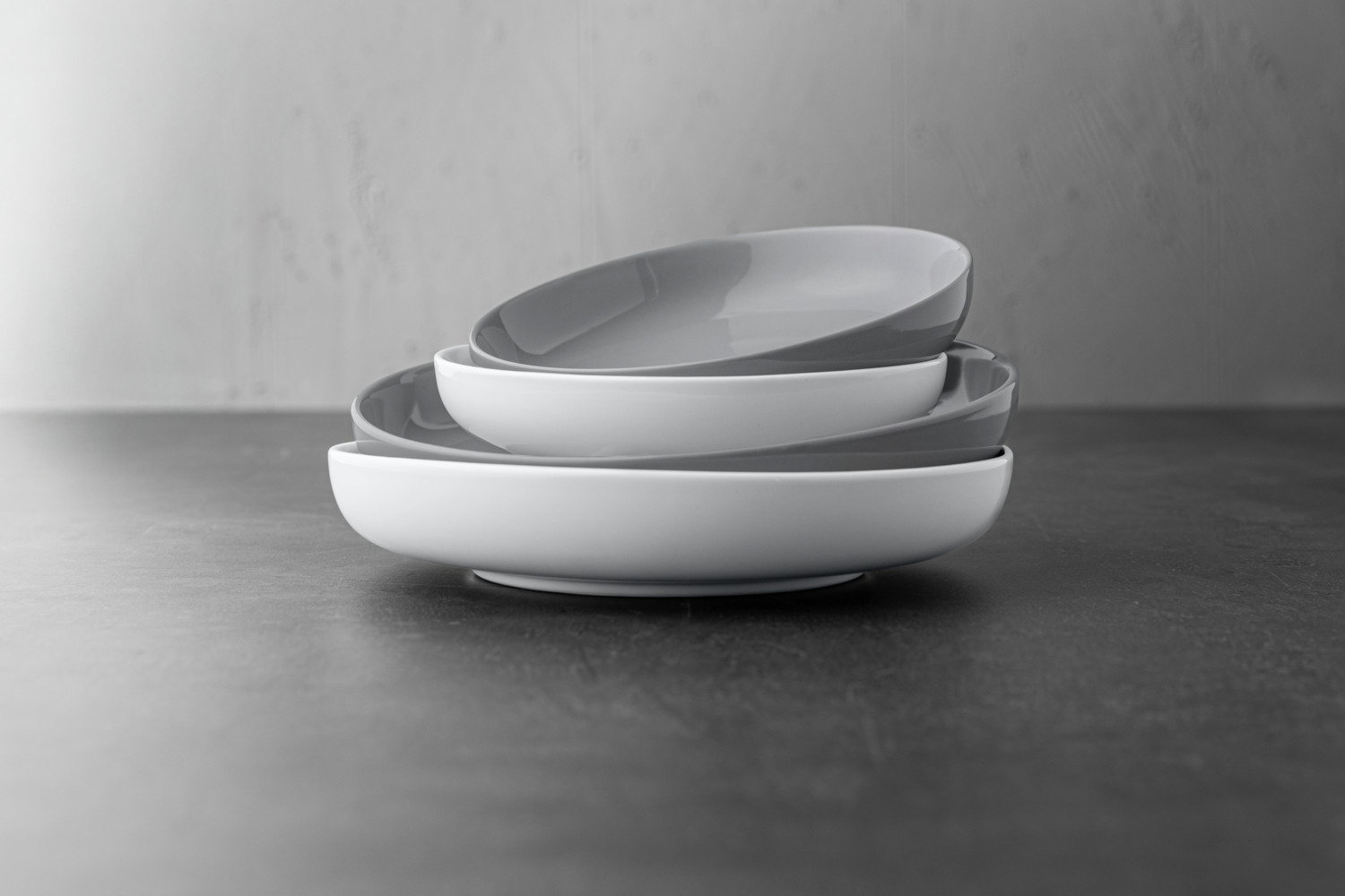 Pulsiva Guscia Deep Plate, White Porcelain, Round Rimless Design, 22.4 cm Diameter, 4.3 cm Height, 800 ml Capacity, Dishwasher and Microwave Safe