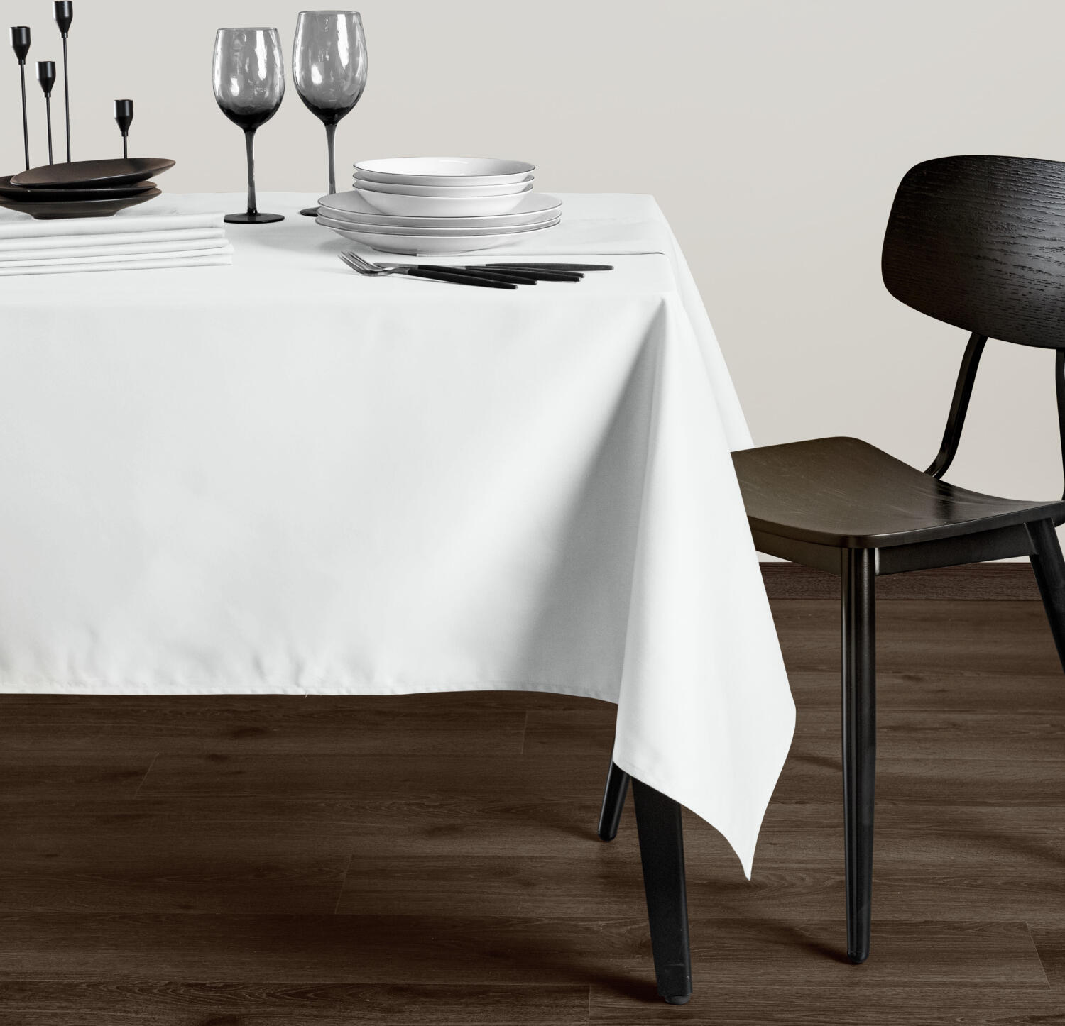 ERWIN M. LUSINI Solutions GmbH Tablecloth Palermo Tischdecke Palermo Tablecloth Palermo; 130x280 cm (WxL); white; rectangular Tischdecke Palermo; 130x280 cm (BxL); weiß; rechteckig 100% cotton. Fully twisted. Weight approx. 195 g/m². Full-twist damask tablecloth in classic colors. Particularly smooth and dense fabric with a firm feel. Dimensionally stable, easy-care and hard-wearing. Personalization possible. 100 % Baumwolle. Vollzwirn. Gewicht ca. 195 g/m². Vollzwirn-Damast Tischdecke in klassischen Farben. Besonders glattes und dichtes Gewebe mit festem Griff. Formstabil, pflegeleicht und strapazierfähig. Personalisierung möglich.