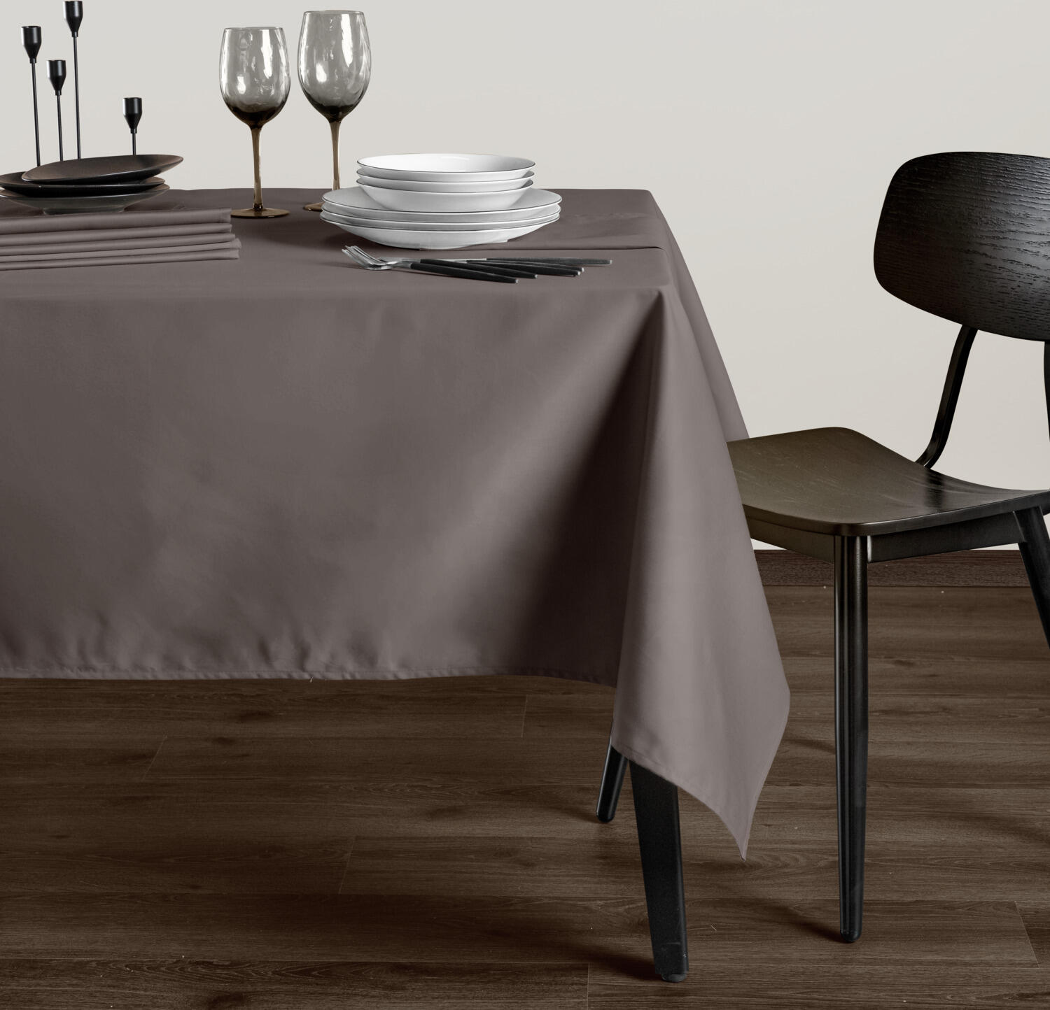 ERWIN M. LUSINI Solutions GmbH Tablecloth Palermo Tischdecke Palermo Tablecloth Palermo; 80x80 cm (WxL); stone-grey; square Tischdecke Palermo; 80x80 cm (BxL); steingrau; quadratisch 100% cotton. Fully twisted. Weight approx. 195 g/m². Full-twist damask tablecloth in classic colors. Particularly smooth and dense fabric with a firm feel. Dimensionally stable, easy-care and hard-wearing. Personalization possible. 100 % Baumwolle. Vollzwirn. Gewicht ca. 195 g/m². Vollzwirn-Damast Tischdecke in klassischen Farben. Besonders glattes und dichtes Gewebe mit festem Griff. Formstabil, pflegeleicht und strapazierfähig. Personalisierung möglich.