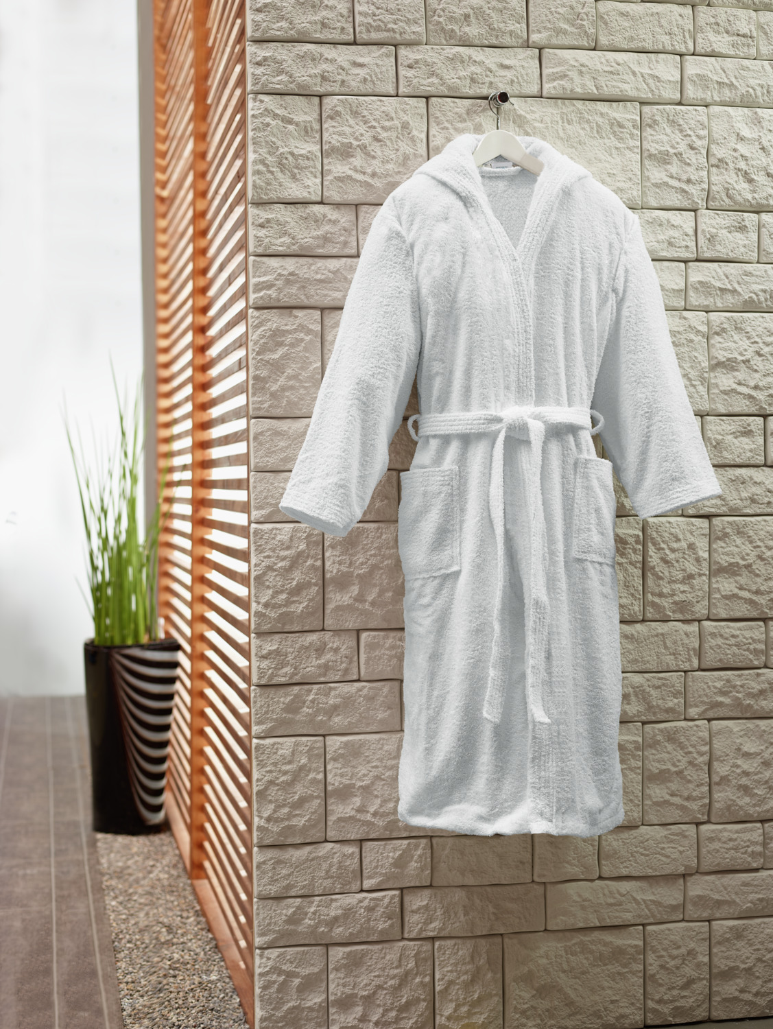 Rob de baie pentru copii ERWIN M. Adria Unisex din bumbac 100% frotir, cu glugă, buzunare și centură, Alb, Mărime S/M, OEKO-TEX Standard 100