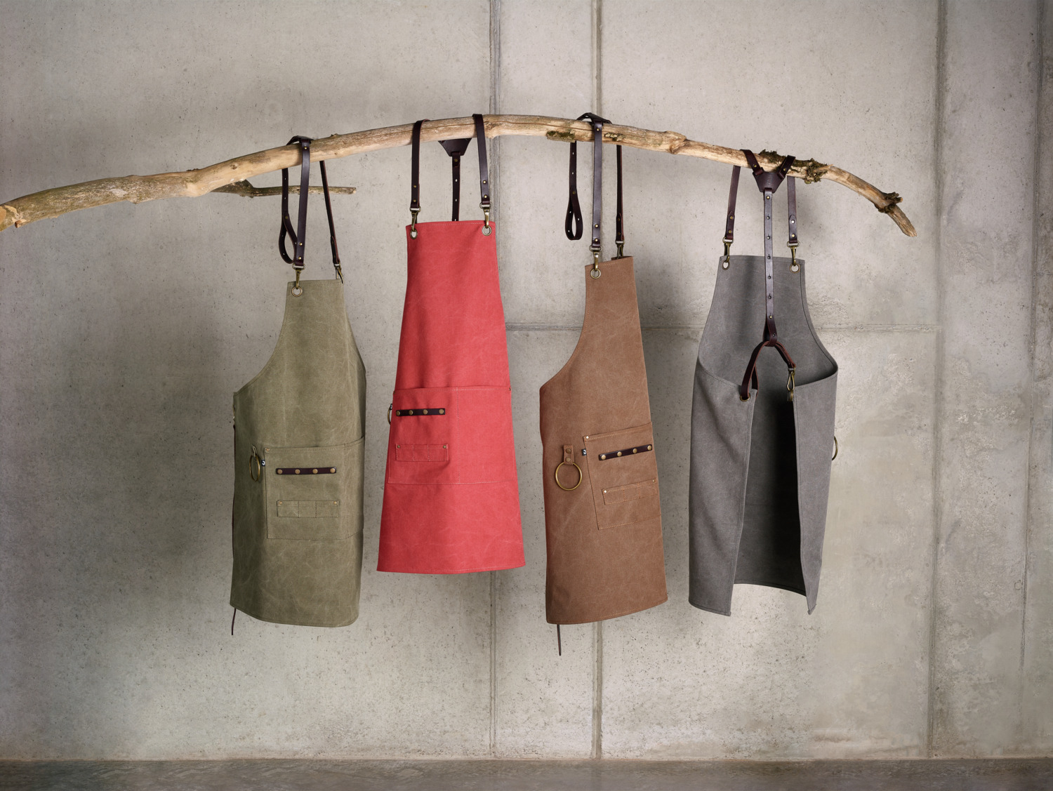 Jobeline Canvas Apron Bib Canvas 88 and Half Apron 50x65, Olive, 65% Polyester 35% Cotton, 505 g/m², Leather Straps, Large Pockets, Pen Holder