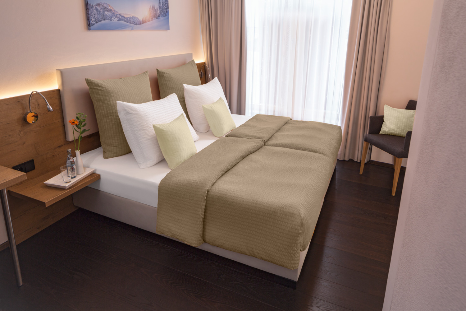 Husa pentru perna LUSINI Solutions GmbH Mallorca 60x80 cm, 100% bumbac seersucker, bej sampanie, fermoar, OEKO-TEX Standard 100, usor de intretinere