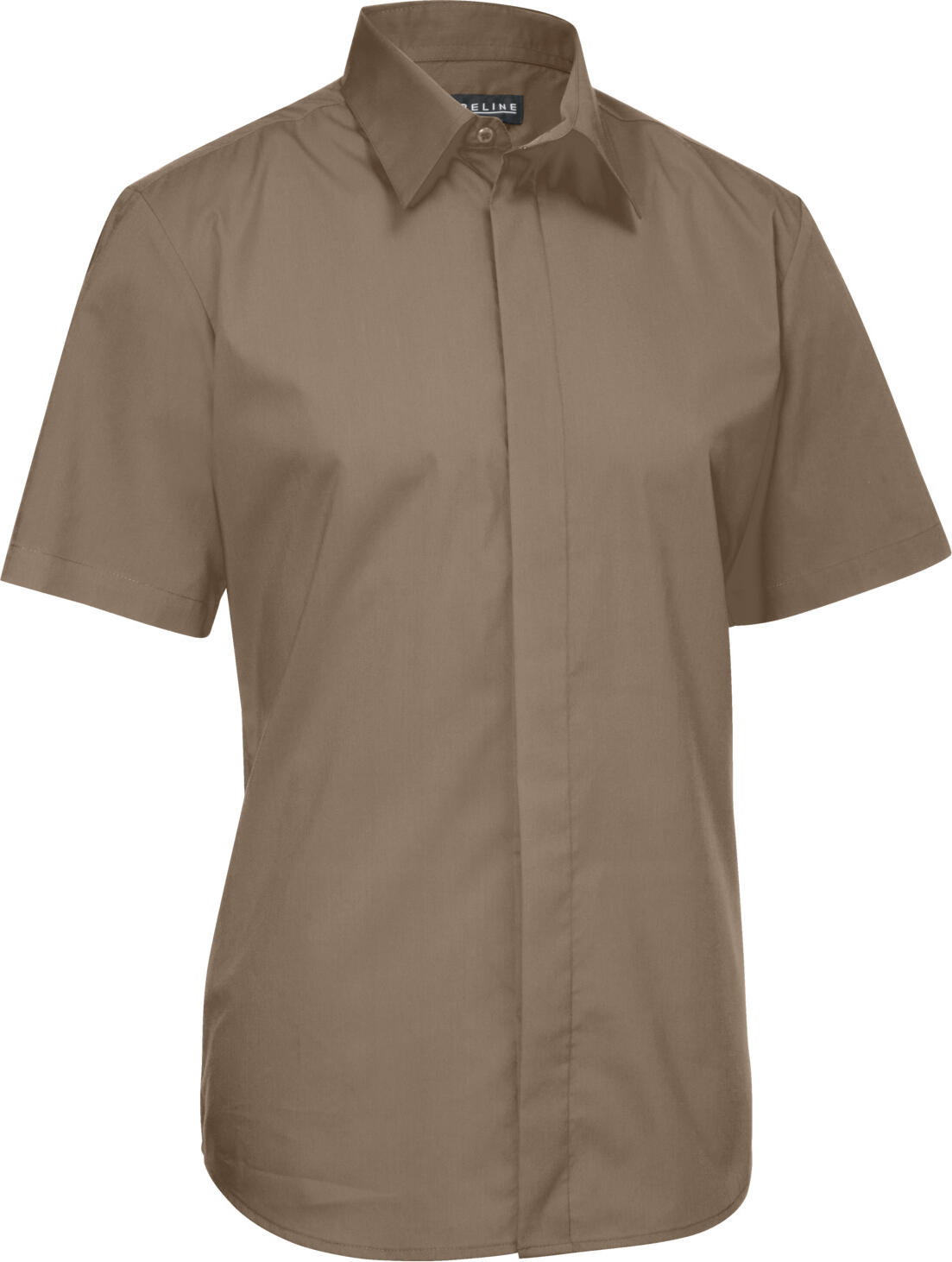 JOBELINE LUSINI Solutions GmbH Men's shirt Noah short sleeve Herren Hemd Noah Kurzarm Men's shirt Noah short sleeve; Size 45/46; taupe Herren Hemd Noah Kurzarm; Kleidergröße 45/46; taupe 67 % cotton, 33 % polyester. 30°C wash. Elegant men's shirt with concealed button placket, classic Kent collar and short sleeves. With an extra-long back and rounded hem. Particularly easy-care and easy-iron thanks to the polyester content. Also available with long sleeves. Slightly tailored cut. Back length: 80 cm for size 39/40. 67 % Baumwolle, 33 % Polyester. 30°-Wäsche. Elegantes Herrenhemd mit verdeckter Knopfleiste, klassischem Kent-Kragen und kurzem Ärmel. Mit extra langer Rückenlänge und abgerundetem Saum. Dank Polyesteranteil besonders pflege- und bügelleicht. Erhältlich auch mit langem Ärmel. Leicht tailliert geschnitten. Rückenlänge: 80 cm in Gr. 39/40