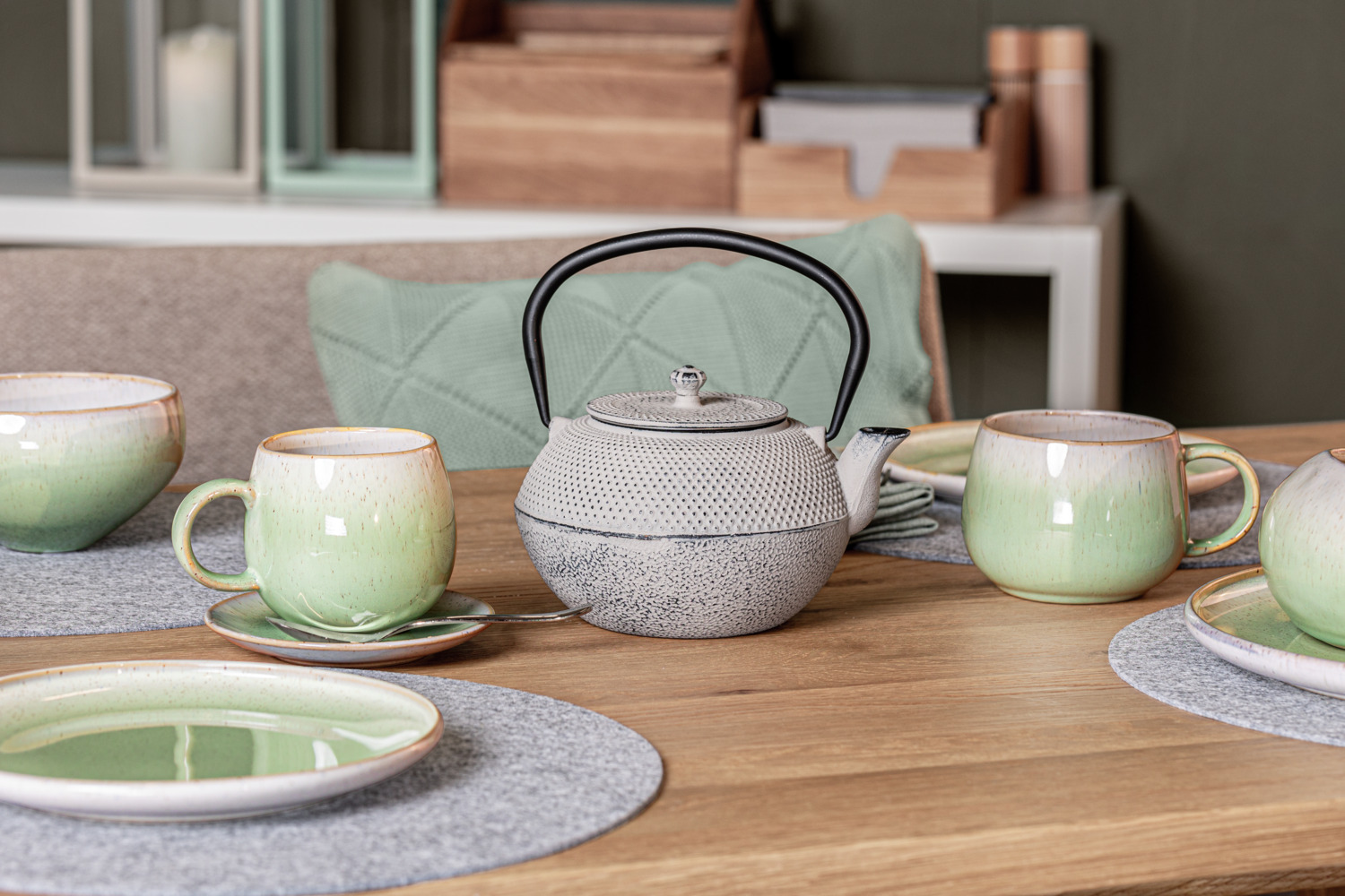 Set de 6 cești de cafea din porțelan VEGA Cascais, 400 ml, verde deschis cu gradient și pete, rezistente la mașina de spălat vase și cuptor cu microunde