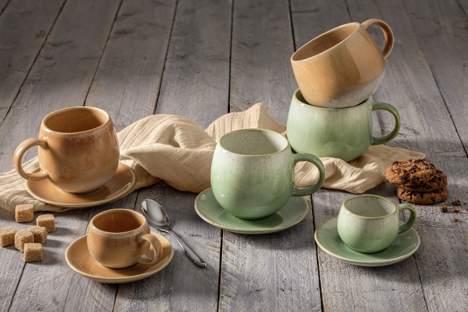 Set de 6 cești de cafea din porțelan VEGA Cascais, 400 ml, verde deschis cu gradient și pete, rezistente la mașina de spălat vase și cuptor cu microunde