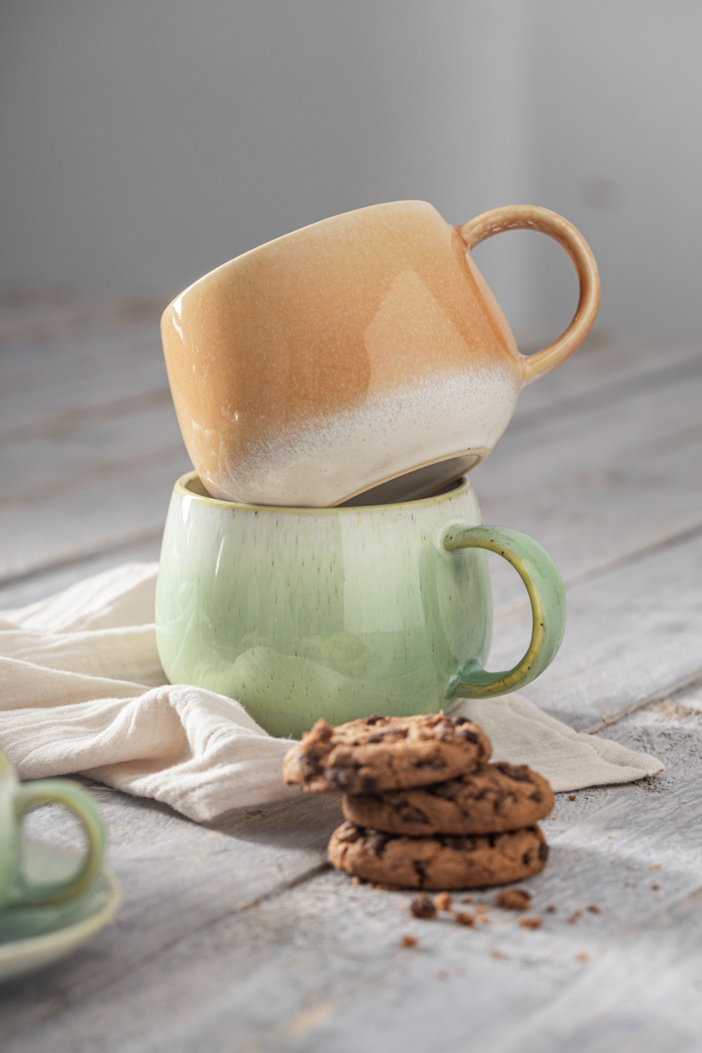 Set de 6 cești de cafea din porțelan VEGA Cascais, 400 ml, verde deschis cu gradient și pete, rezistente la mașina de spălat vase și cuptor cu microunde