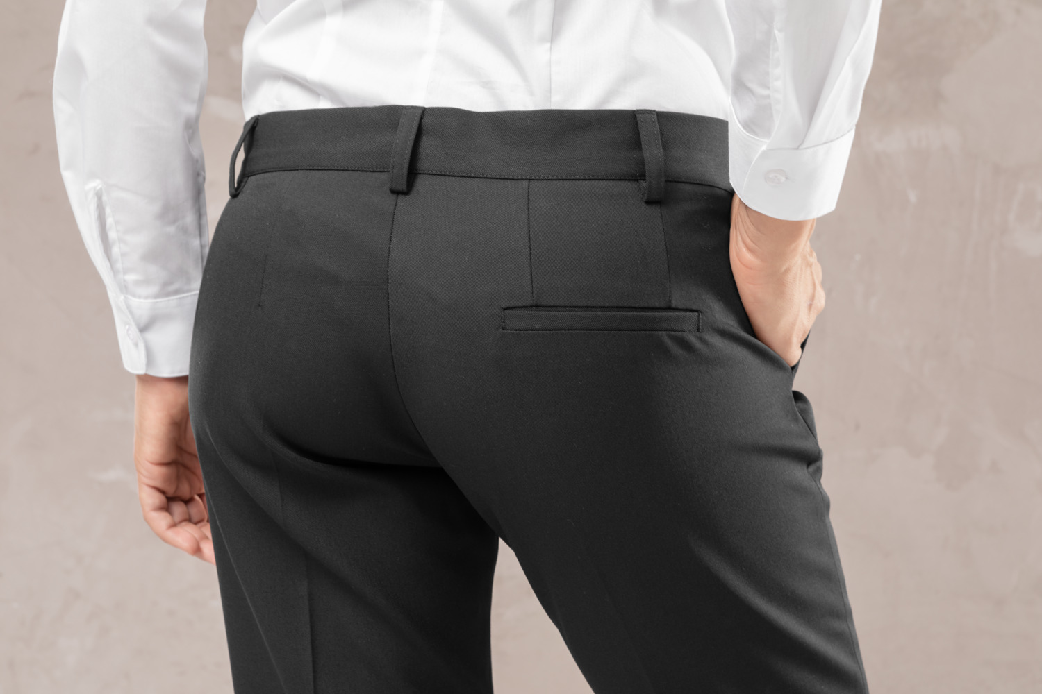 Pantaloni Jobeline Mae pentru femei, lungime 7/8, croiala slim, negri, din amestec de lana, rezistenti la cute, cu pliu permanent