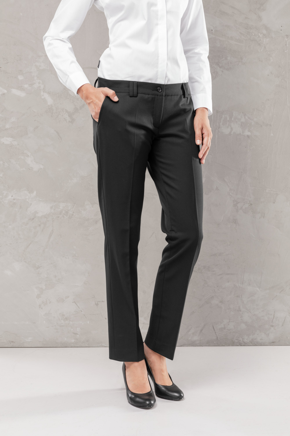Pantaloni Jobeline Mae pentru femei, lungime 7/8, croiala slim, negri, din amestec de lana, rezistenti la cute, cu pliu permanent