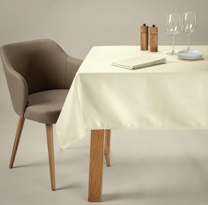 Прямоугольная скатерть ERWIN M. LUSINI Vivienne, 130x170 см, смесь хлопка и полиэстера, сатиновое переплетение, OEKO-TEX Standard 100, цвет бежевый шампань